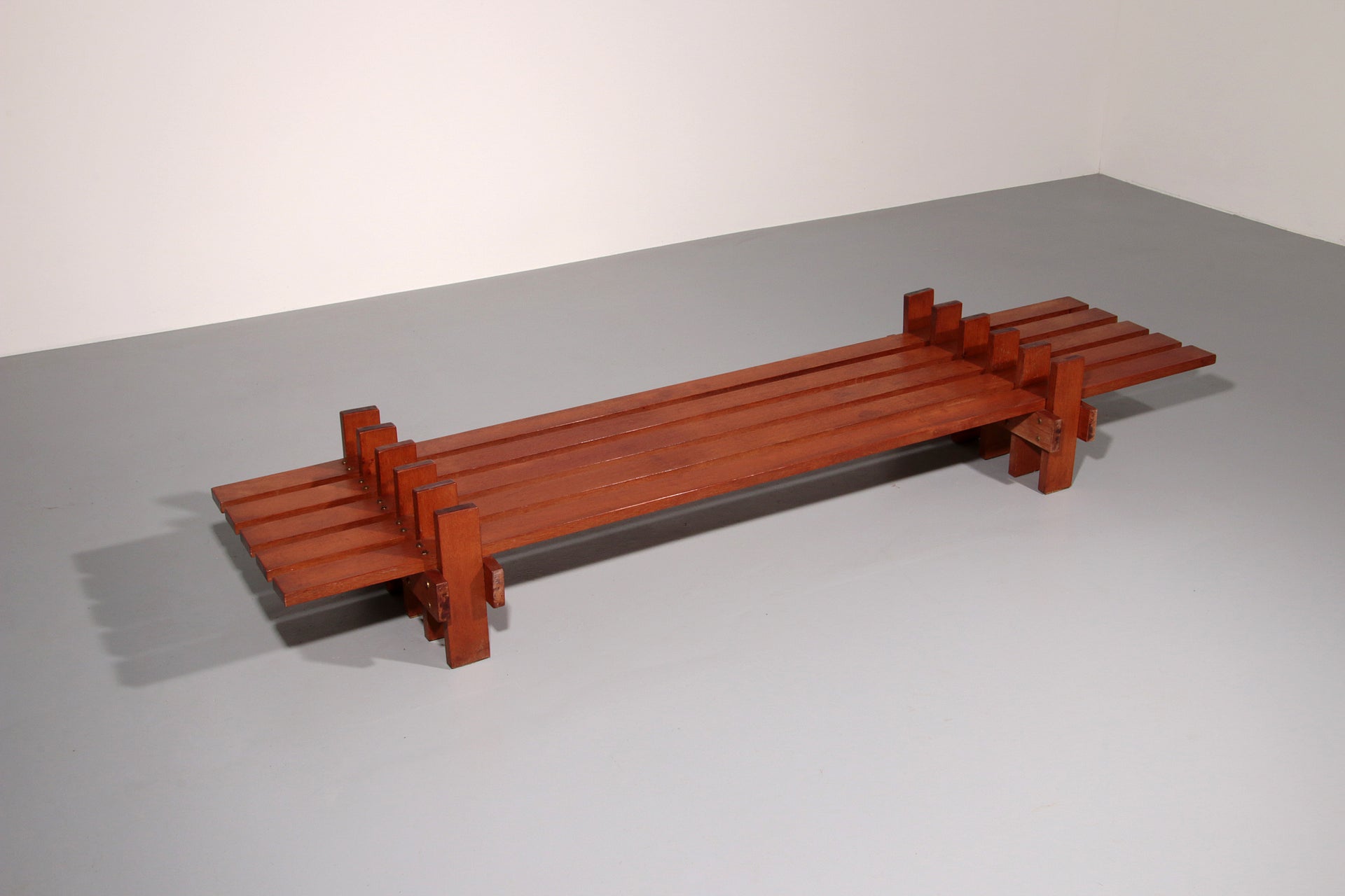 Italian Elegance Redefined – A Bench That Blends Luxury with Modern Design