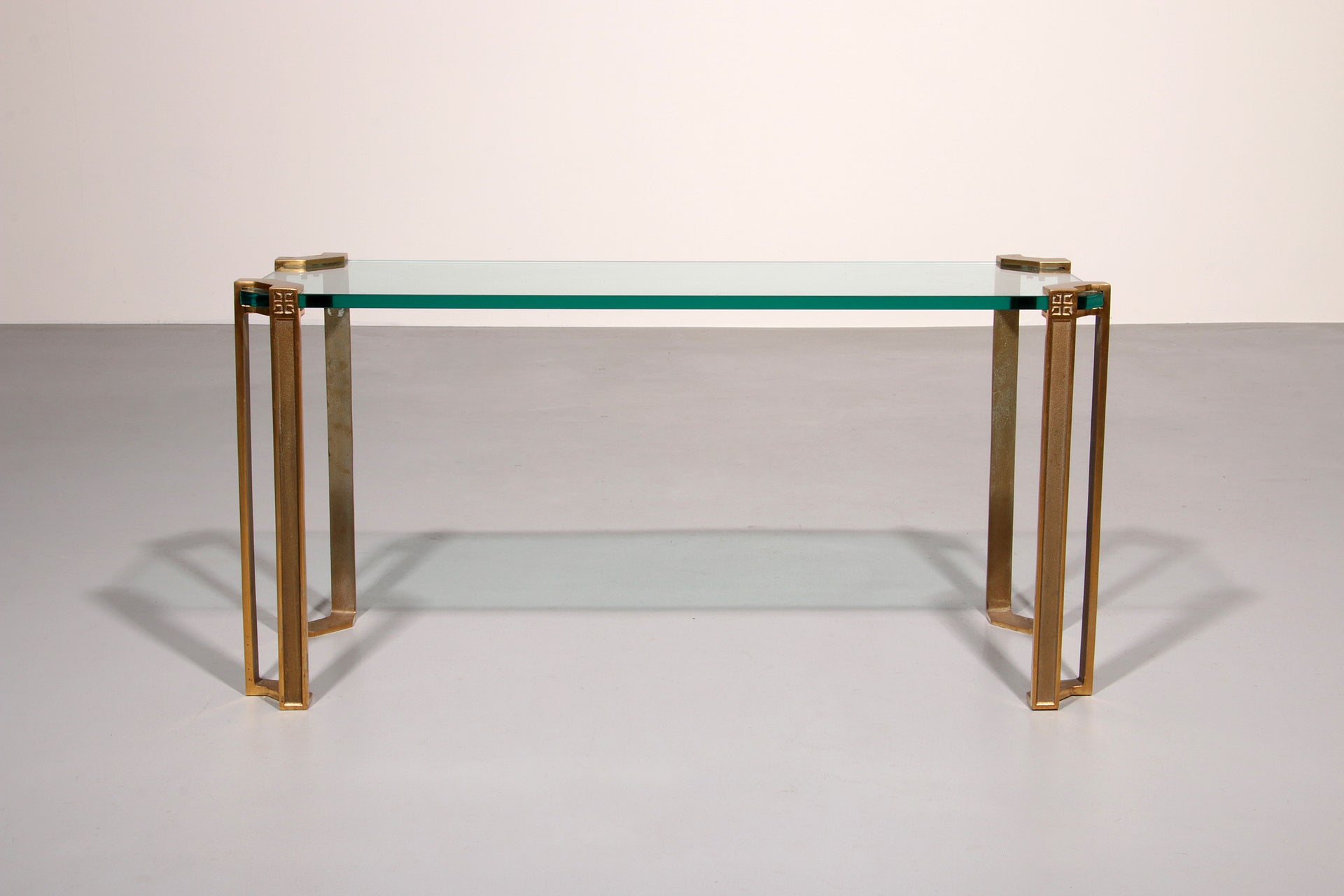 Side Table glas and Brass by Peter Ghyczy Model T24