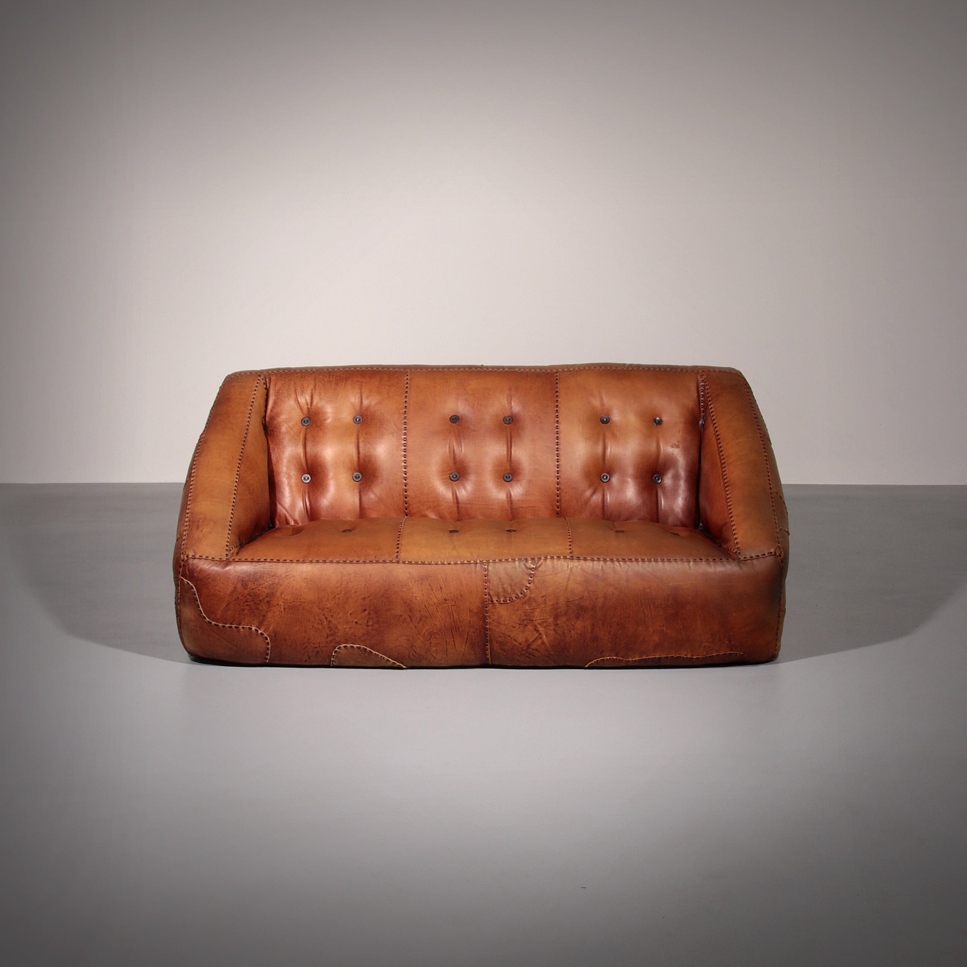 Rare 1970s Italian Brutalist Leather Loveseat – Sculptural Two-Seater