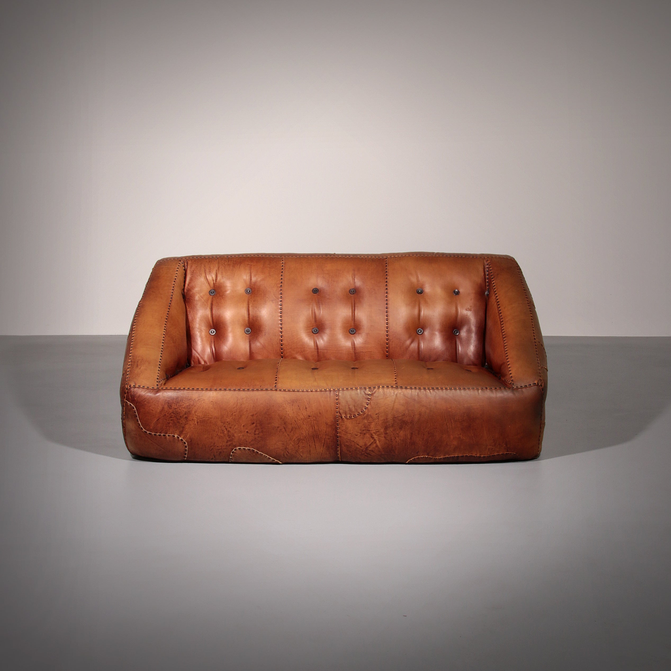 Rare 1970s Italian Brutalist Leather Loveseat – Sculptural Two-Seater