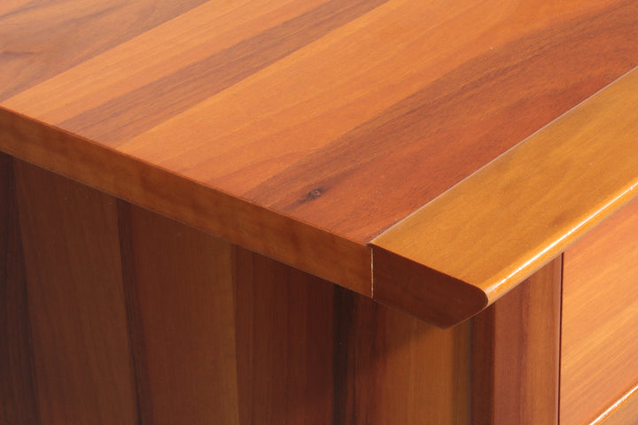 Italian Walnut Bedside Tables from the 1970s – Timeless Italian Elegance