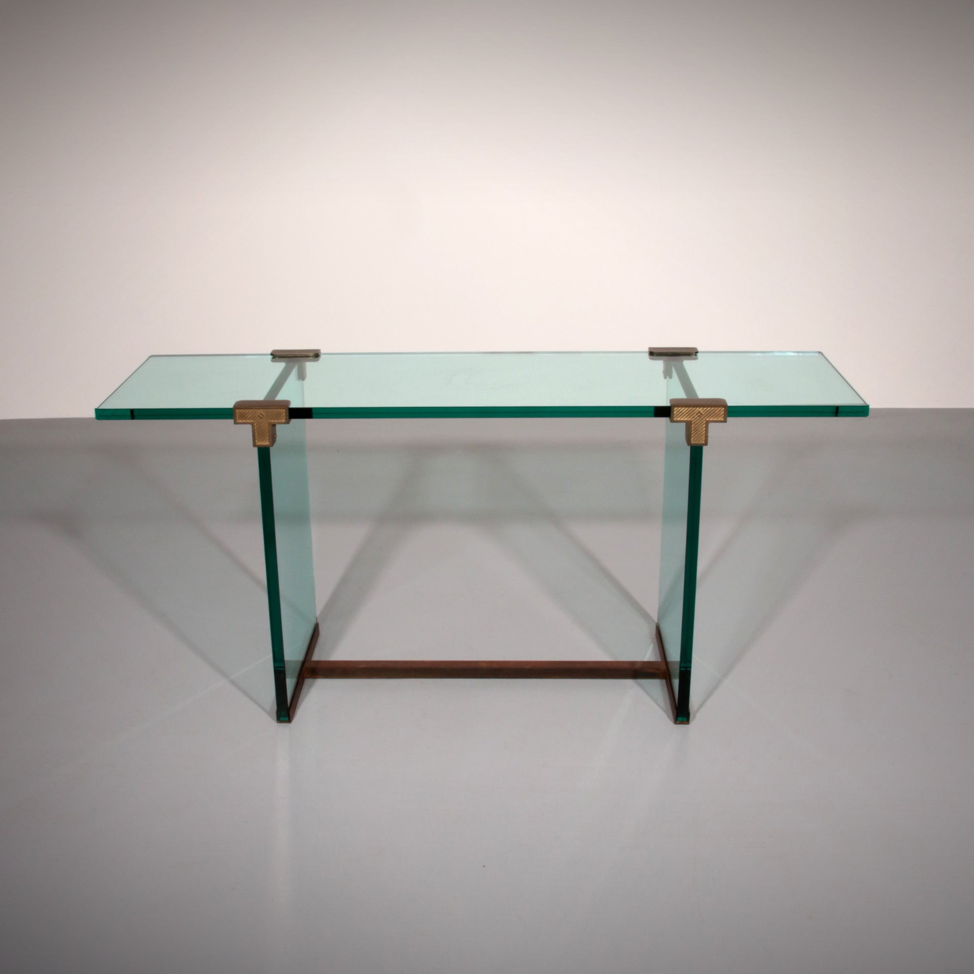 Sidetable Model T30 by Peter Ghyczy - 1970s Design