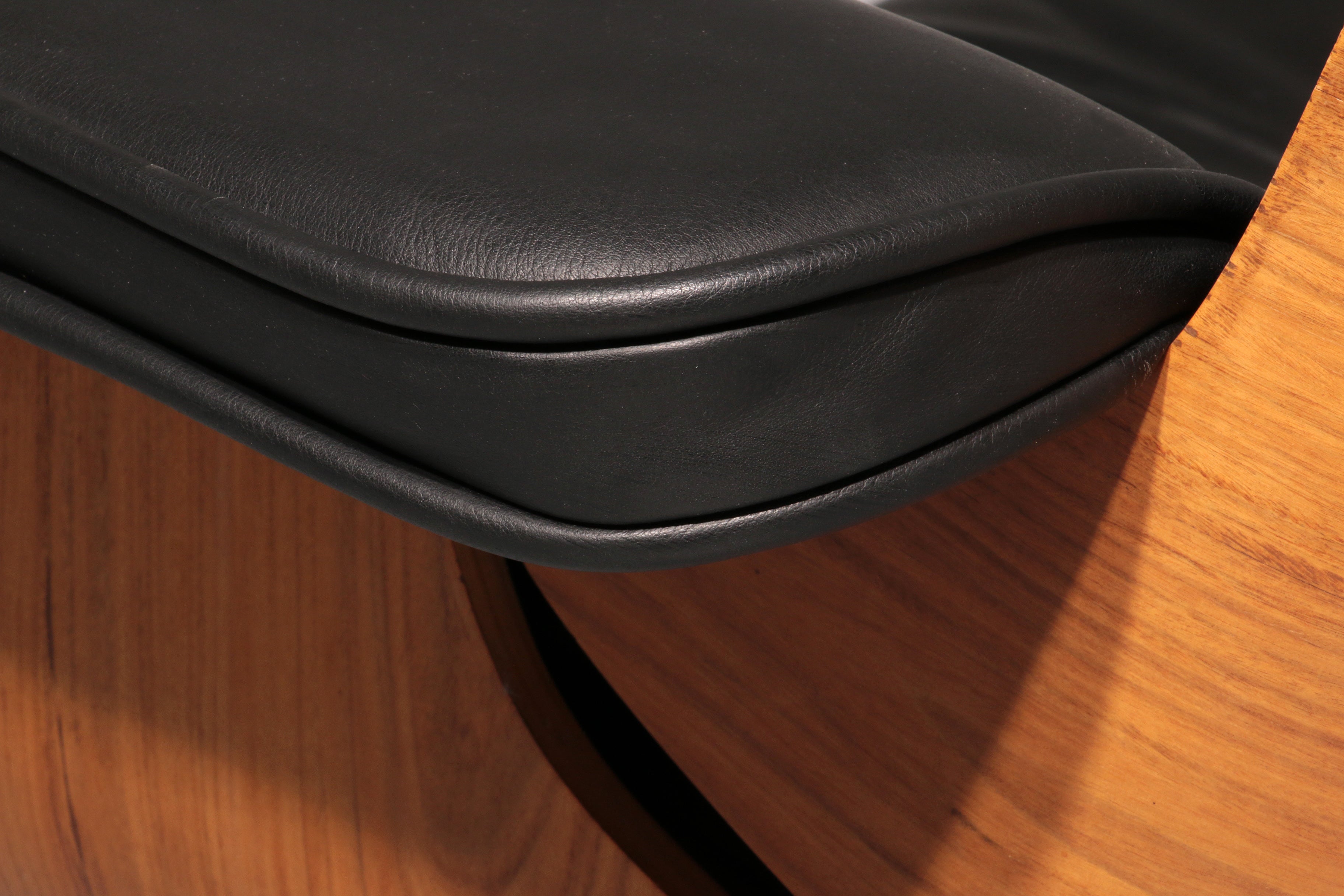 et of Lounge Chair and Ottoman by Charles Eames for Herman Miller, 1960s