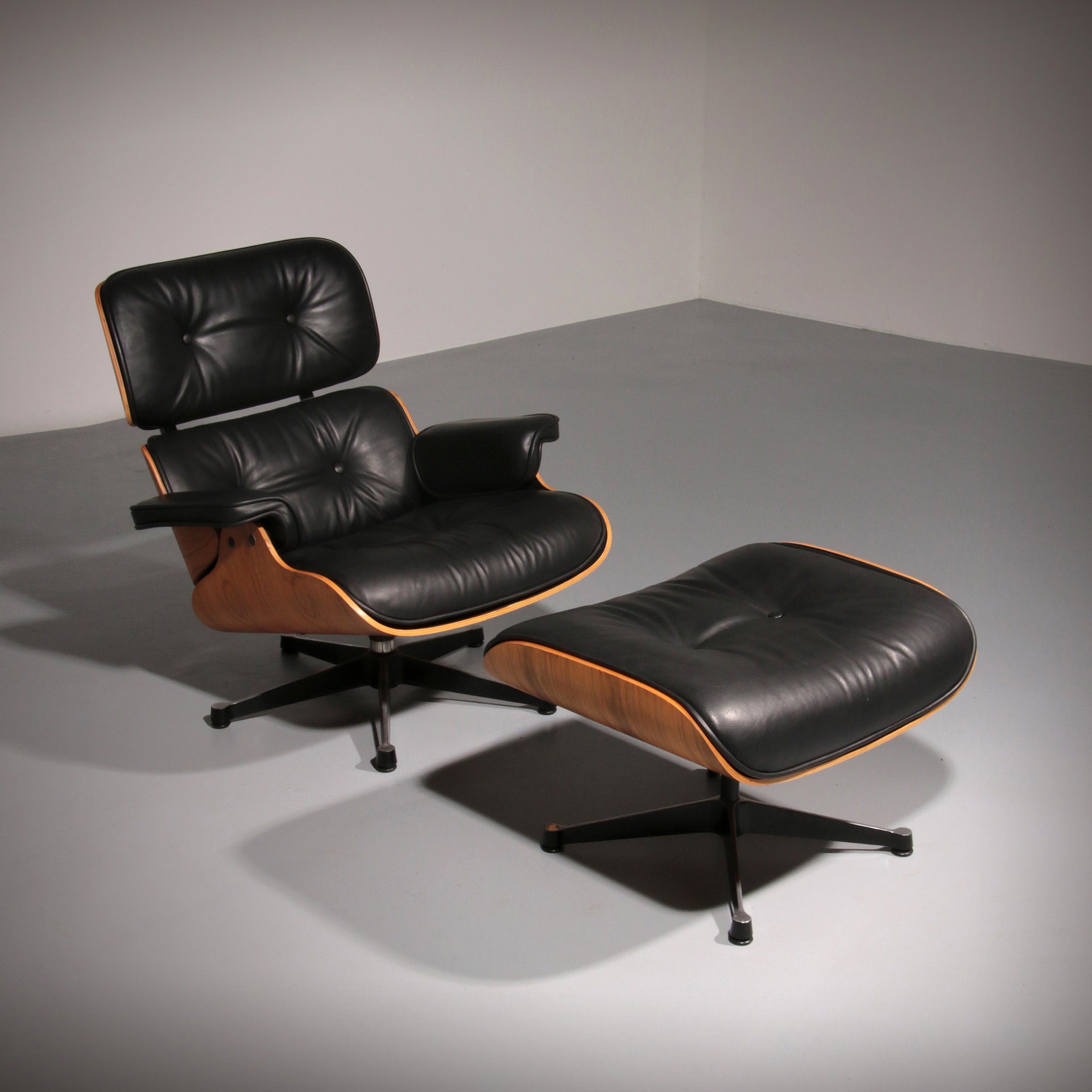 et of Lounge Chair and Ottoman by Charles Eames for Herman Miller, 1960s