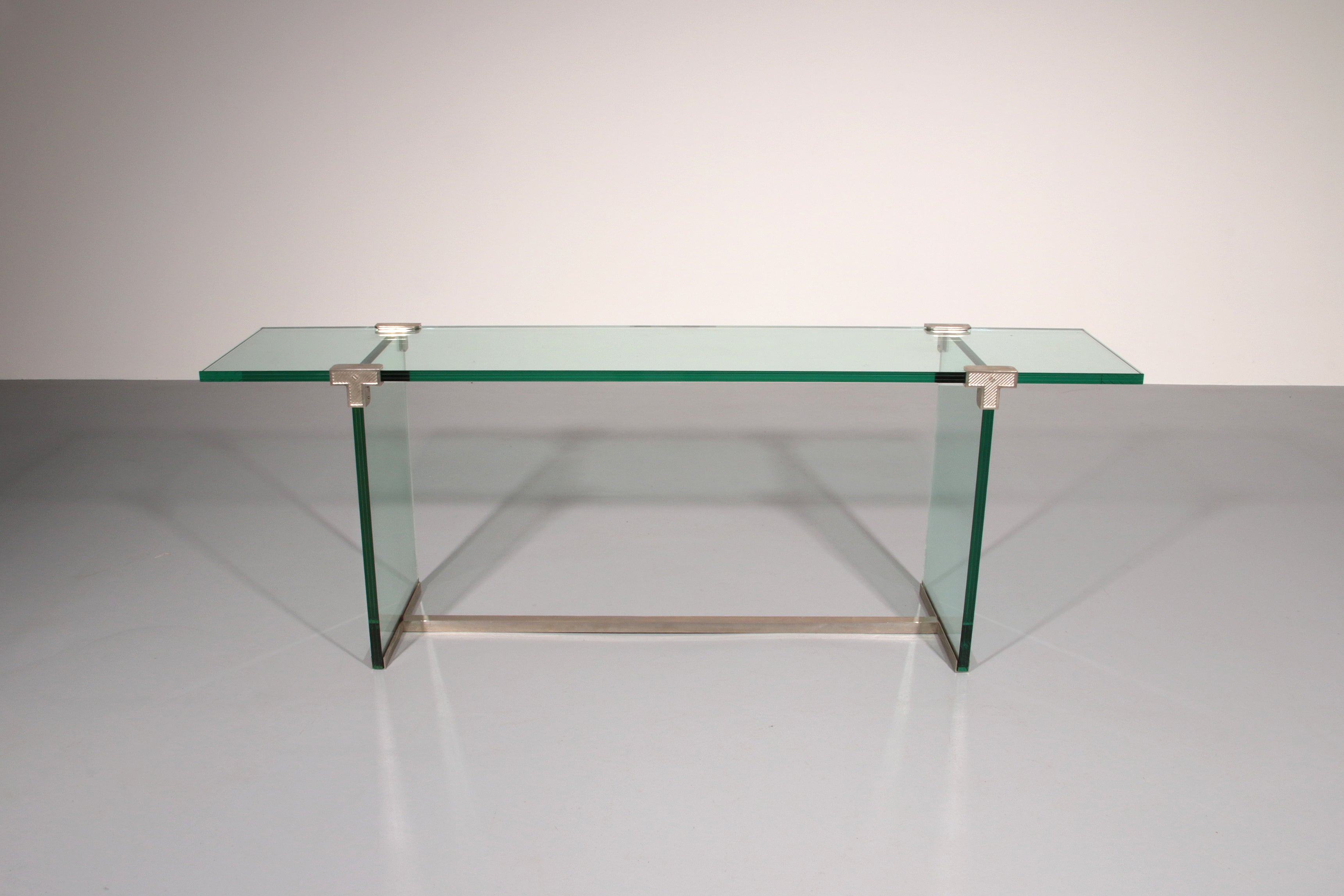 Sidetable Model T30 by Peter Ghyczy - 1970s Design (2 meters long)