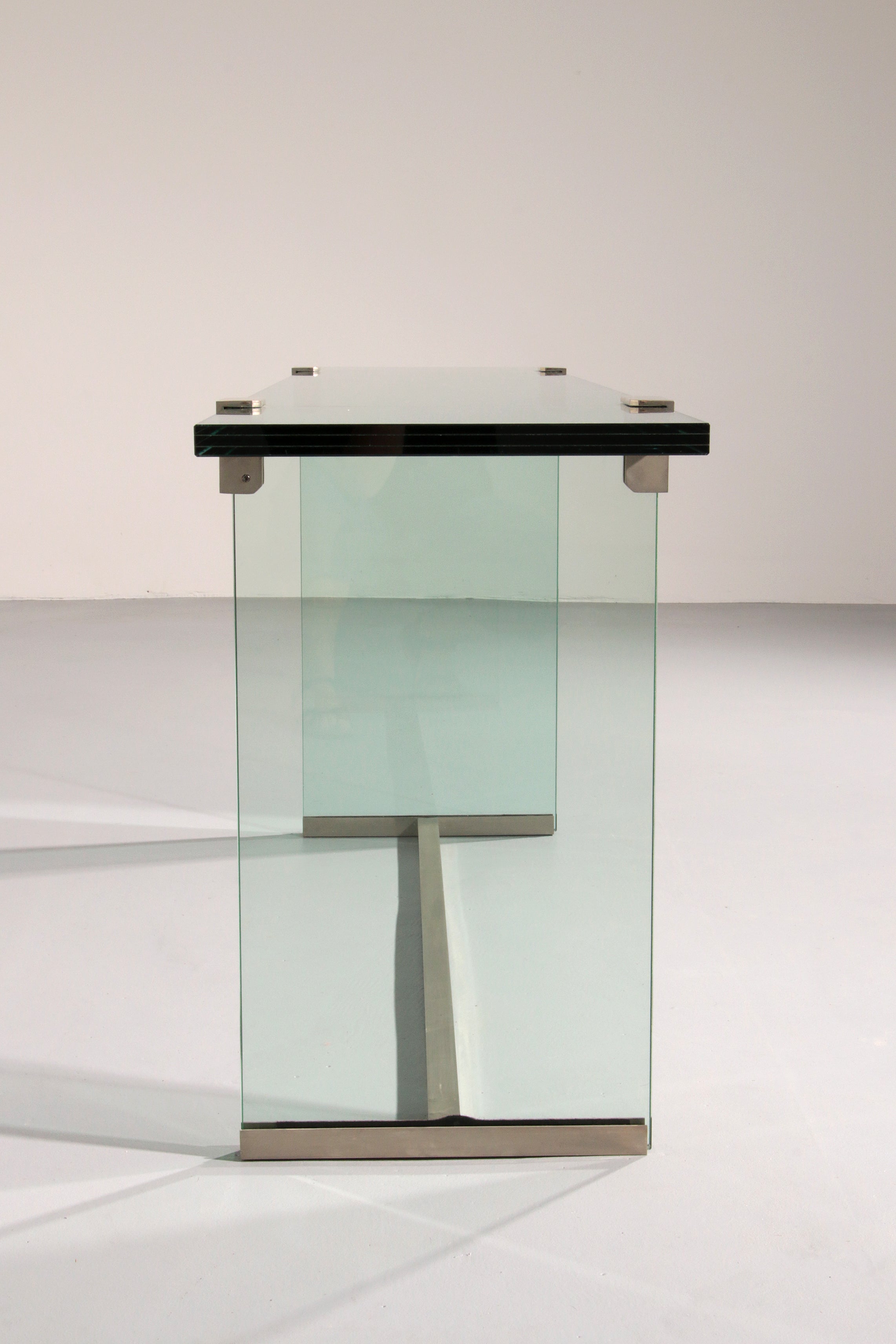 Sidetable Model T30 by Peter Ghyczy - 1970s Design (2 meters long)