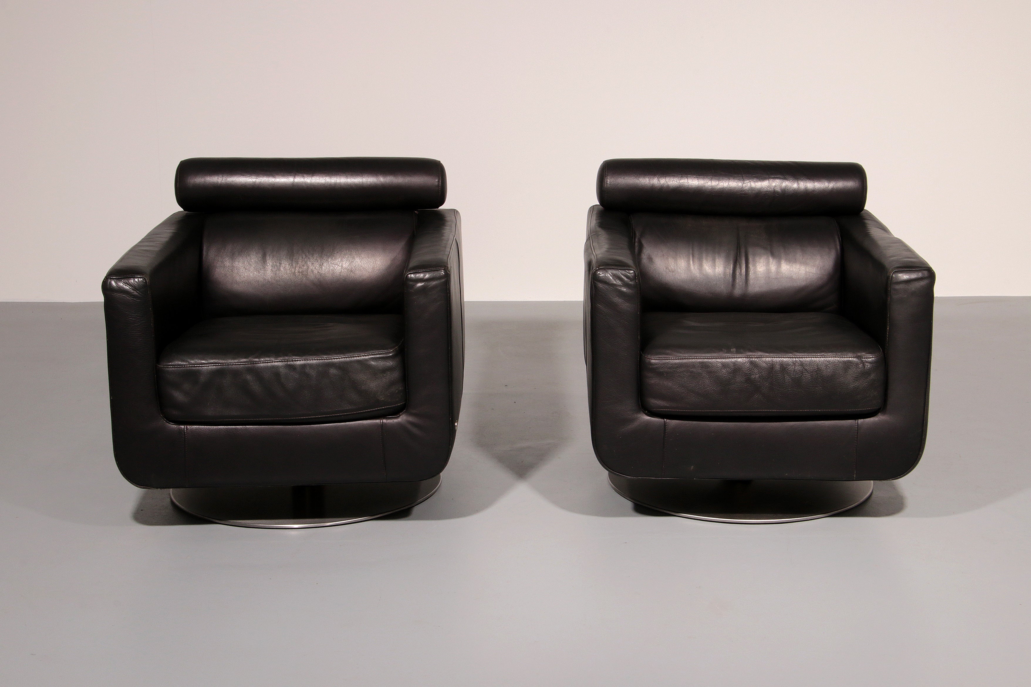 Italian Modern Leather Swivel Lounge Chair Steel by Natuzzi, Italy 1970