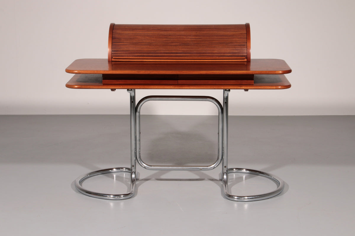 Italian Design “Maia” Walnut Desk Giotto Stoppino for Bernini, 1960s