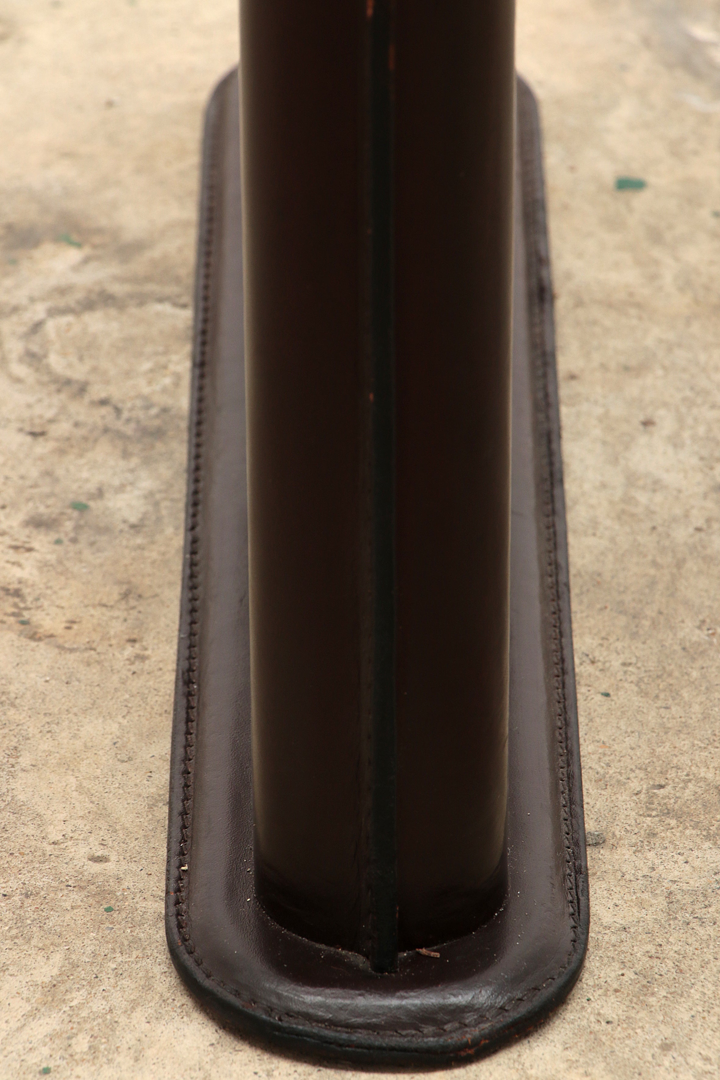 Tito Agnoli voor Matteo Grassi lederen eettafel en zes stoelen