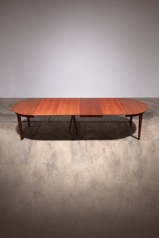 Teak Dining Table from the 1960s by Henning Kjærnulf Model 62