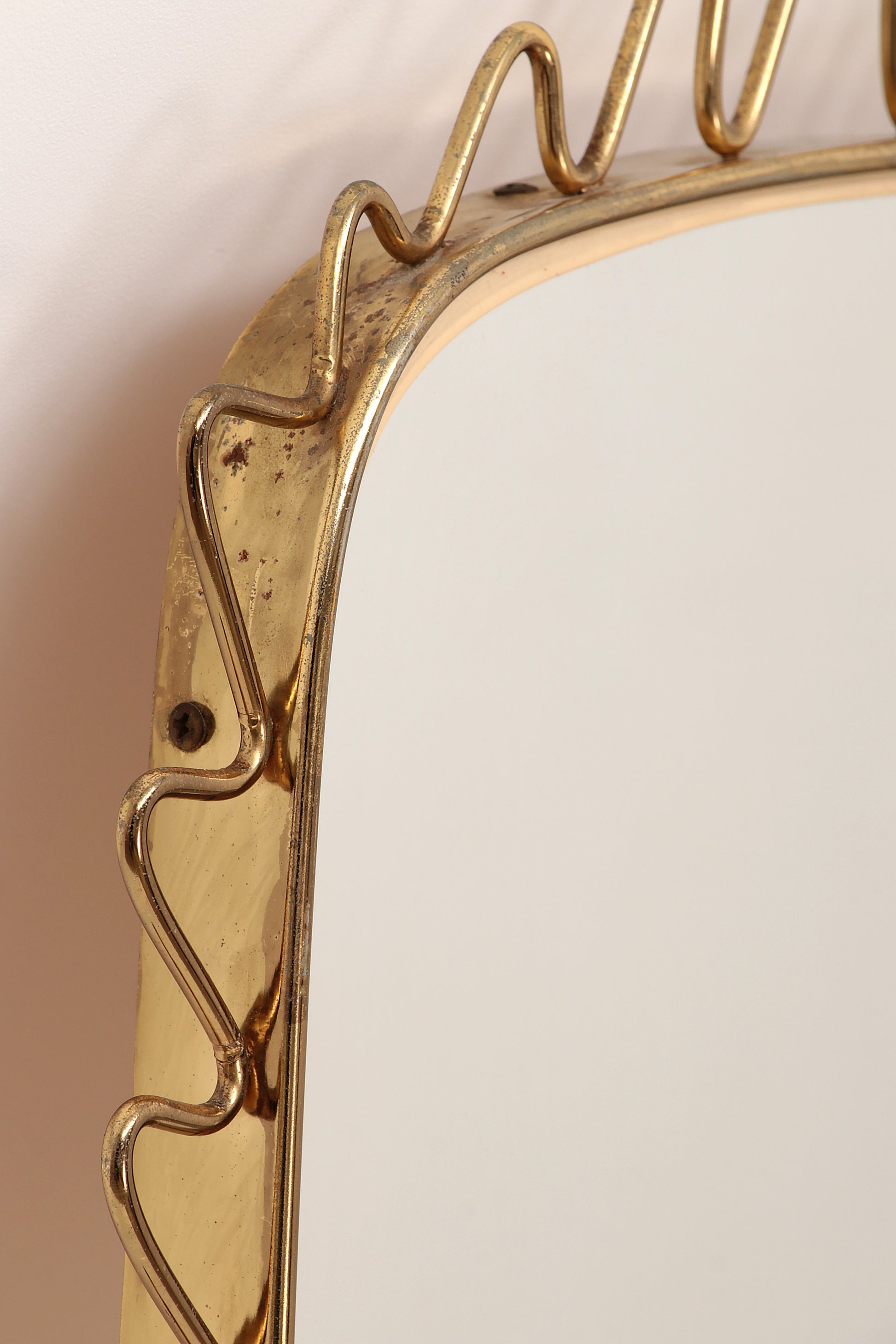 Vintage Langwerpige spiegel met sierlijke messing rand, jaren60.