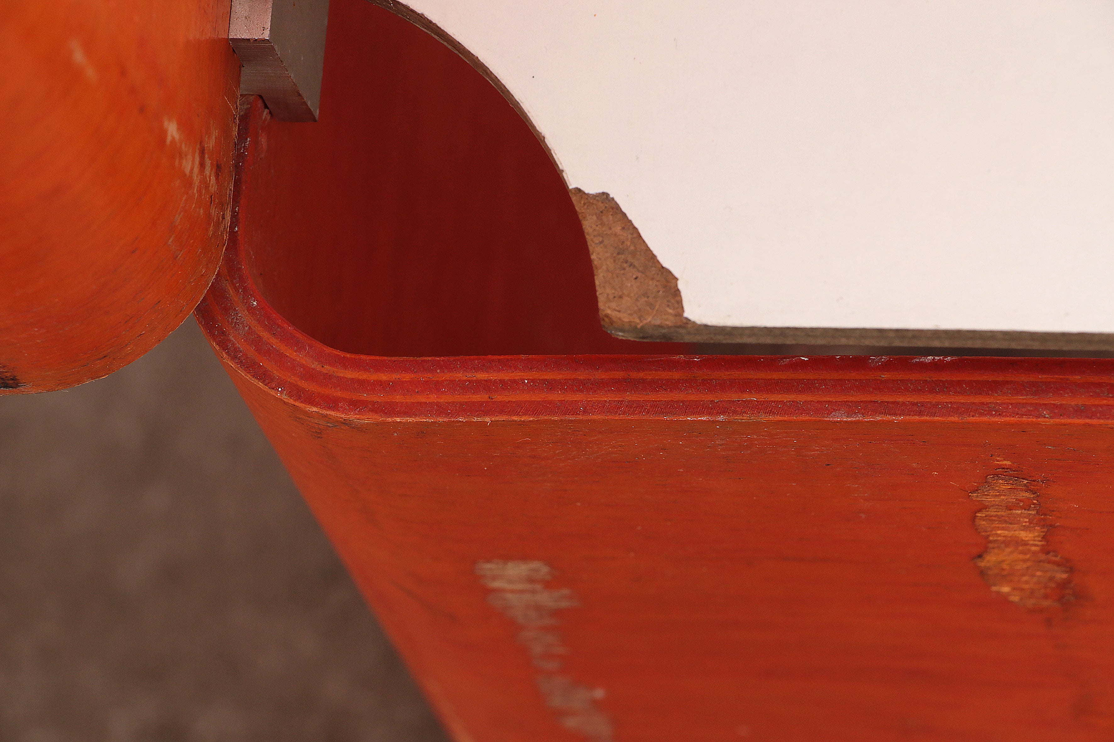 Modulare Frans Wandmeubel oranje gemaakt in de jaren60s.