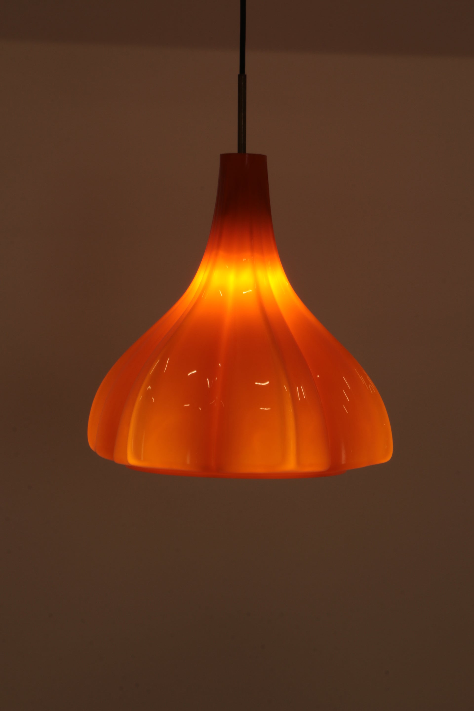 Vintage Oranje Glazen Hanglamp Van Peill En Putzler 1960