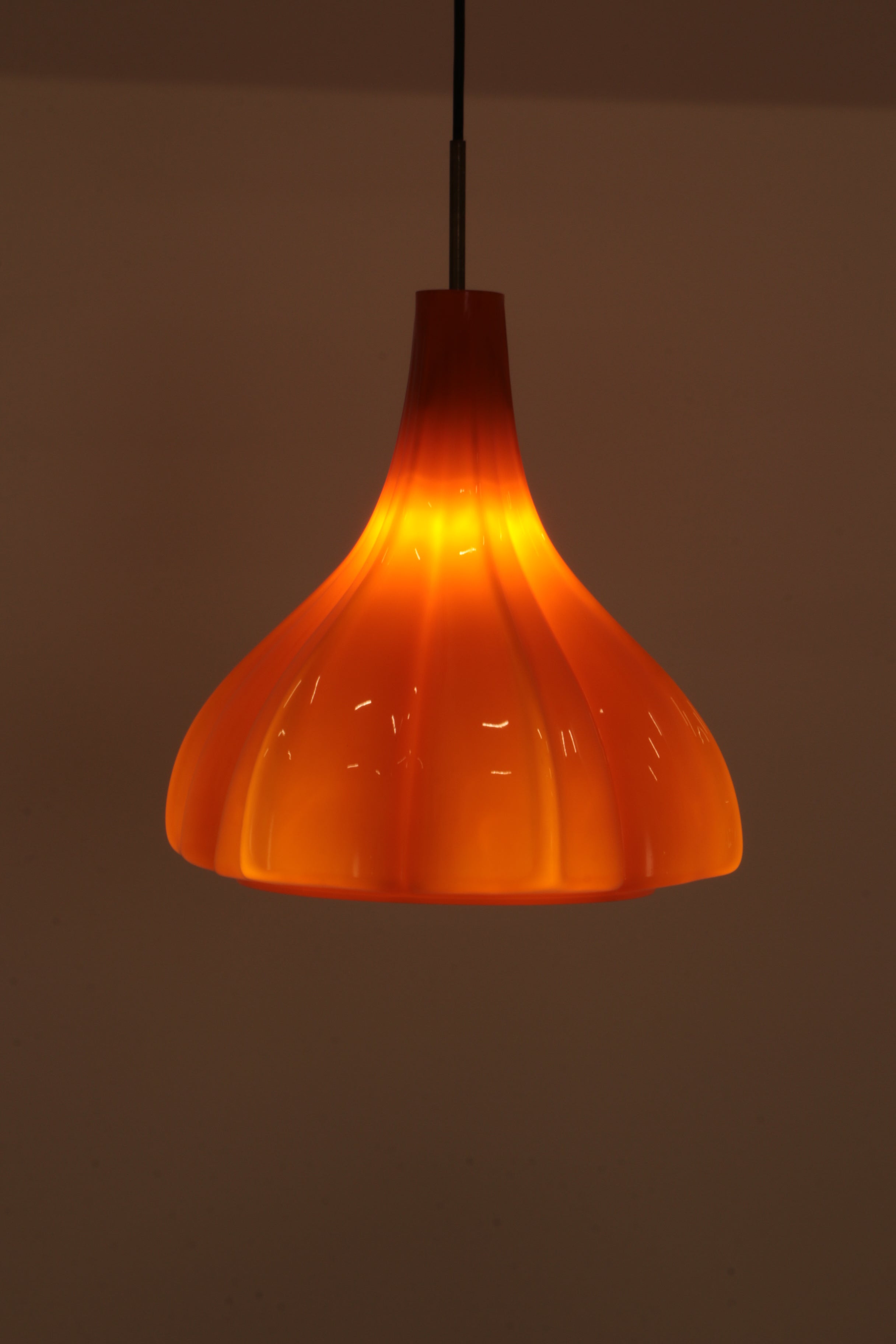 Vintage Oranje Glazen Hanglamp Van Peill En Putzler 1960