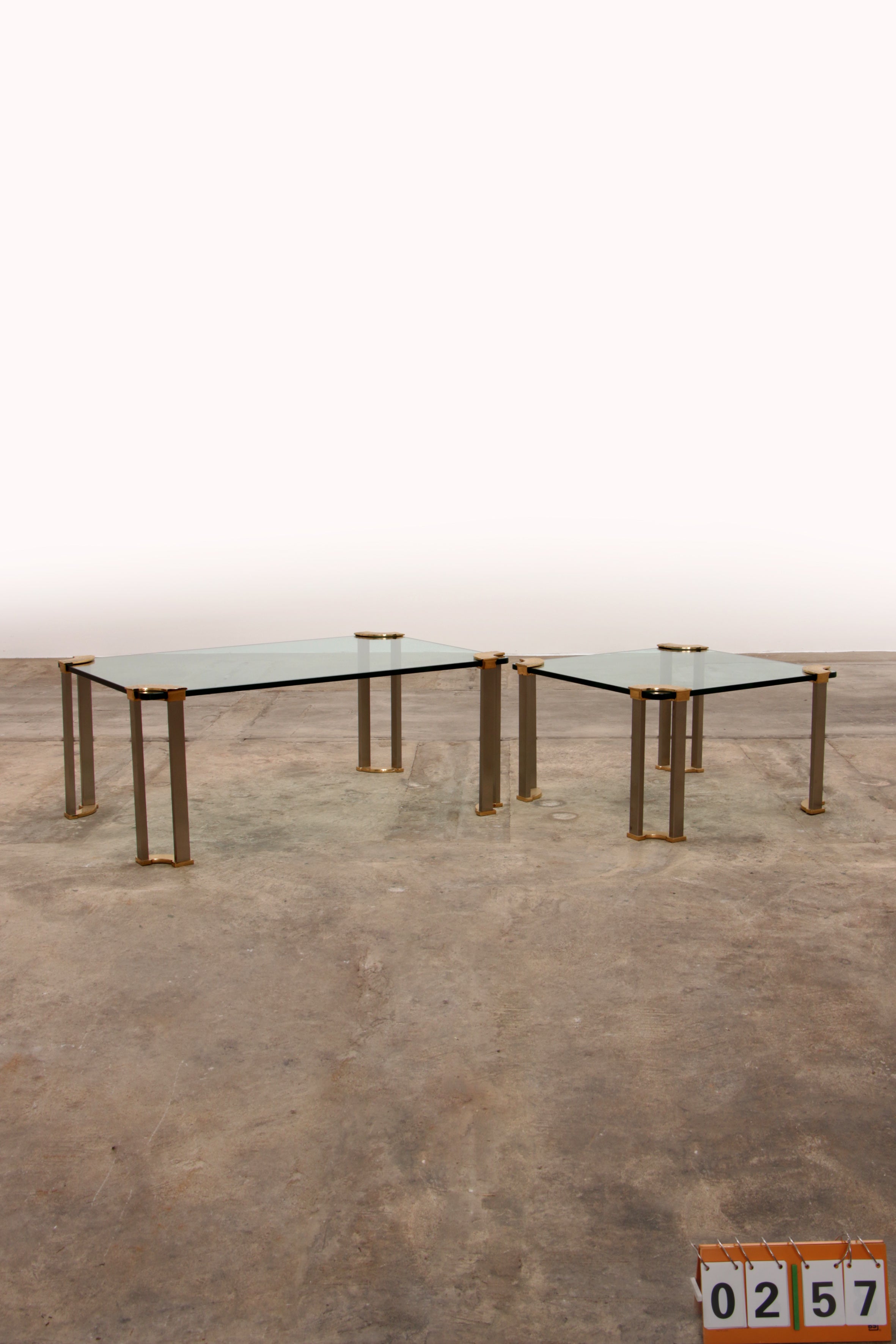 Hollywood Regency Gouden Glazen salontafel met Glazen bijzettafel 1970