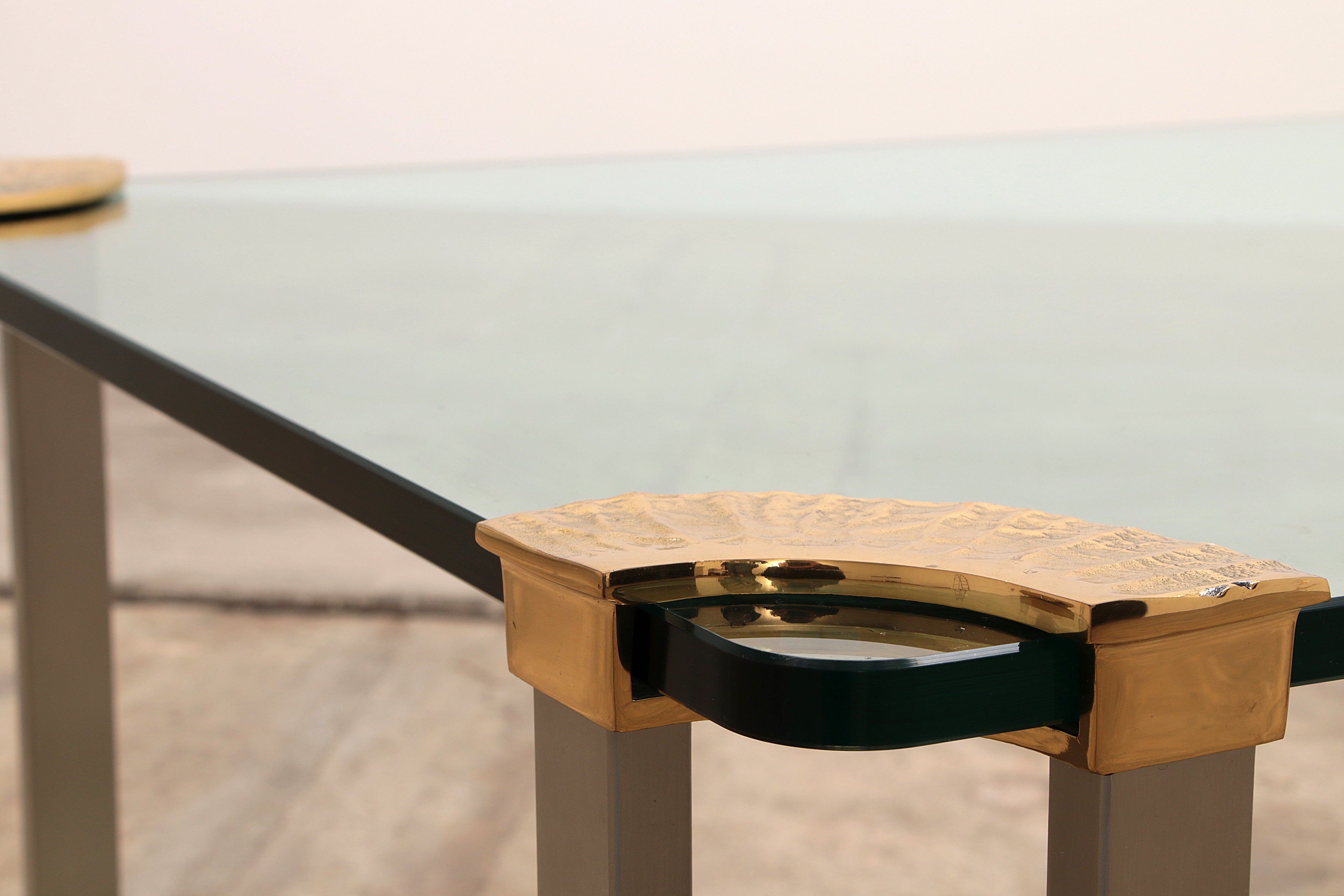 Hollywood Regency Gouden Glazen salontafel met Glazen bijzettafel 1970