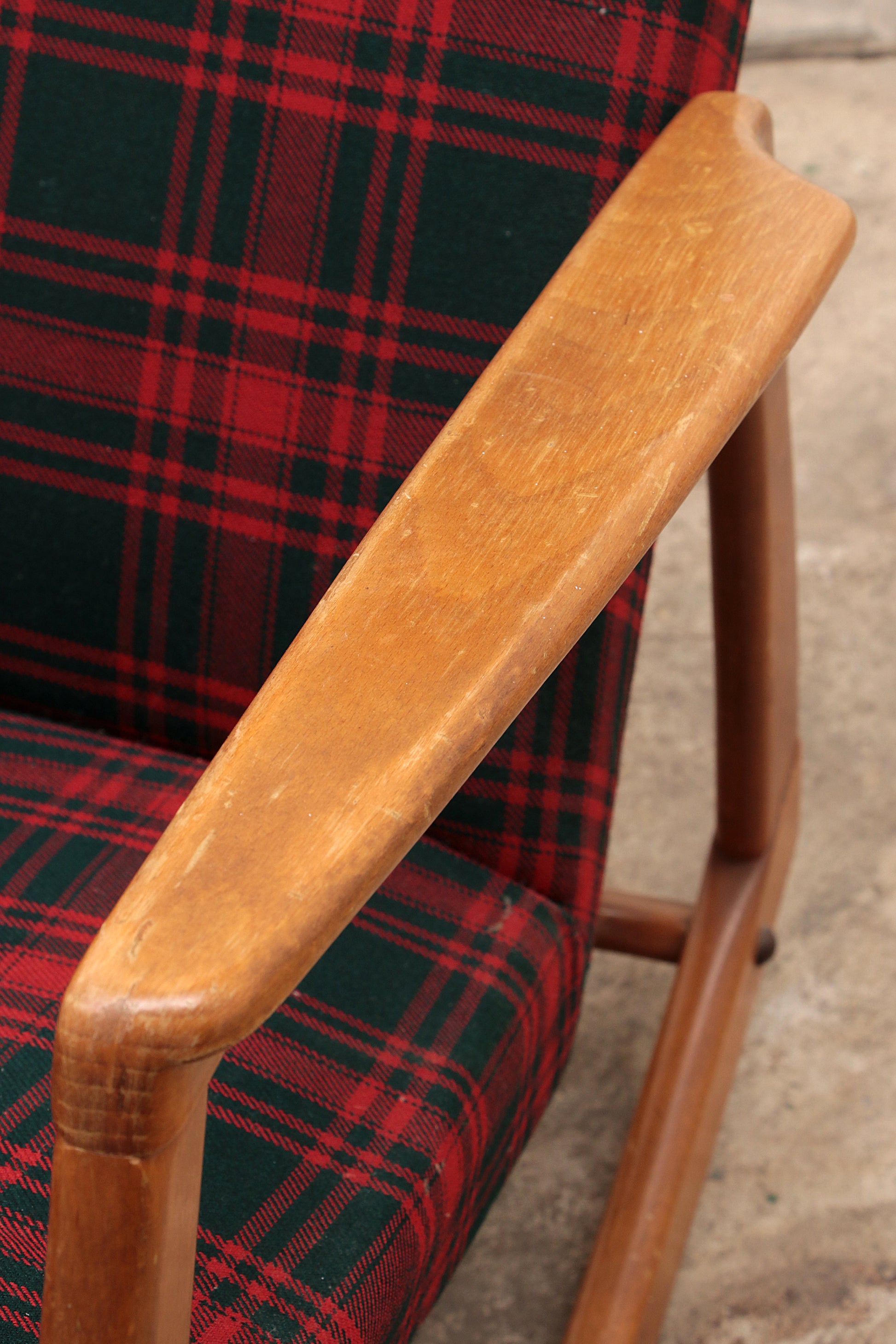 Vintage beuken houten schommelstoel gemaakt in de jaren 60.