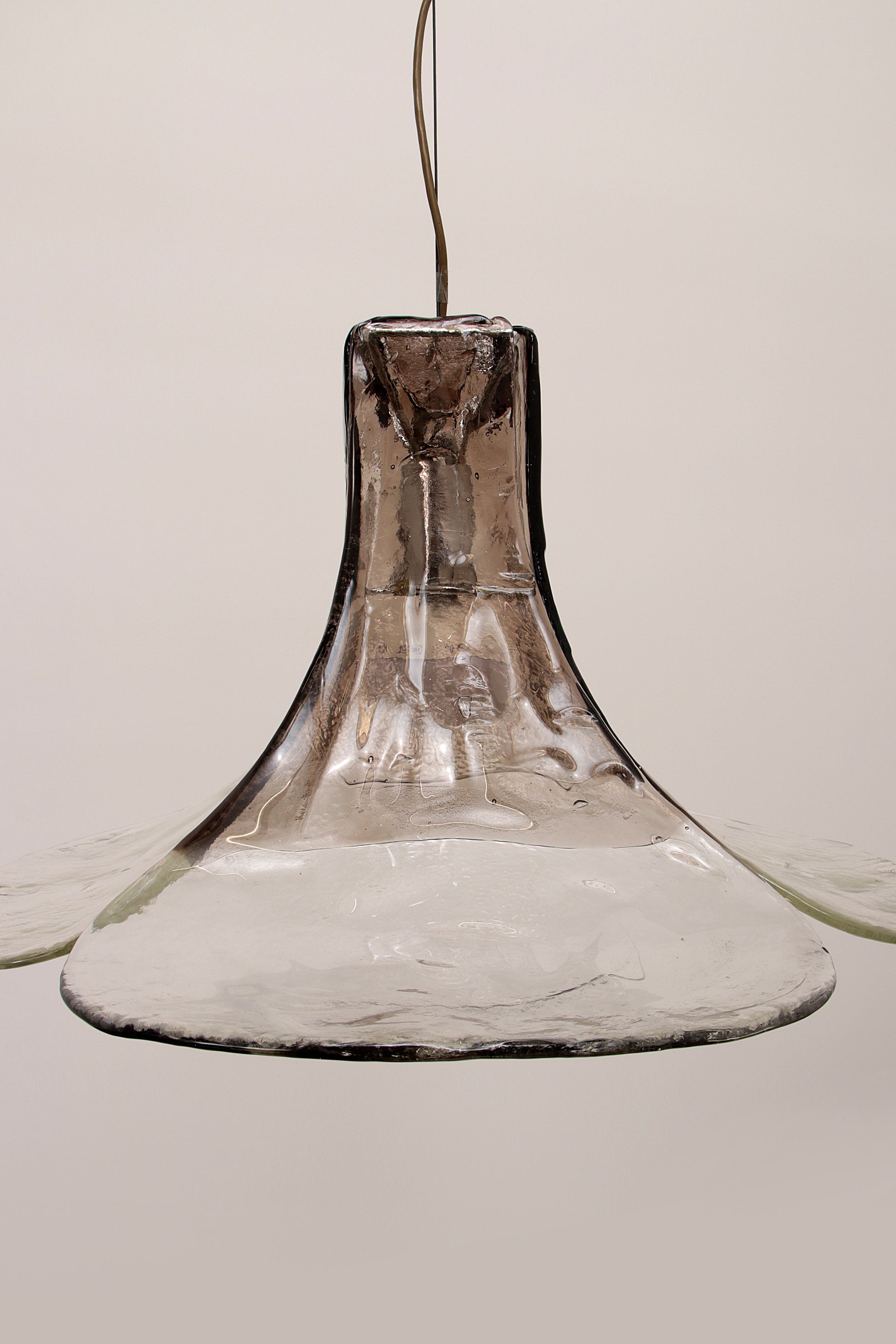 Prachtige wit/bruine ijsglas hanglamp van J. T. Kalmar voor Kalmar,1960