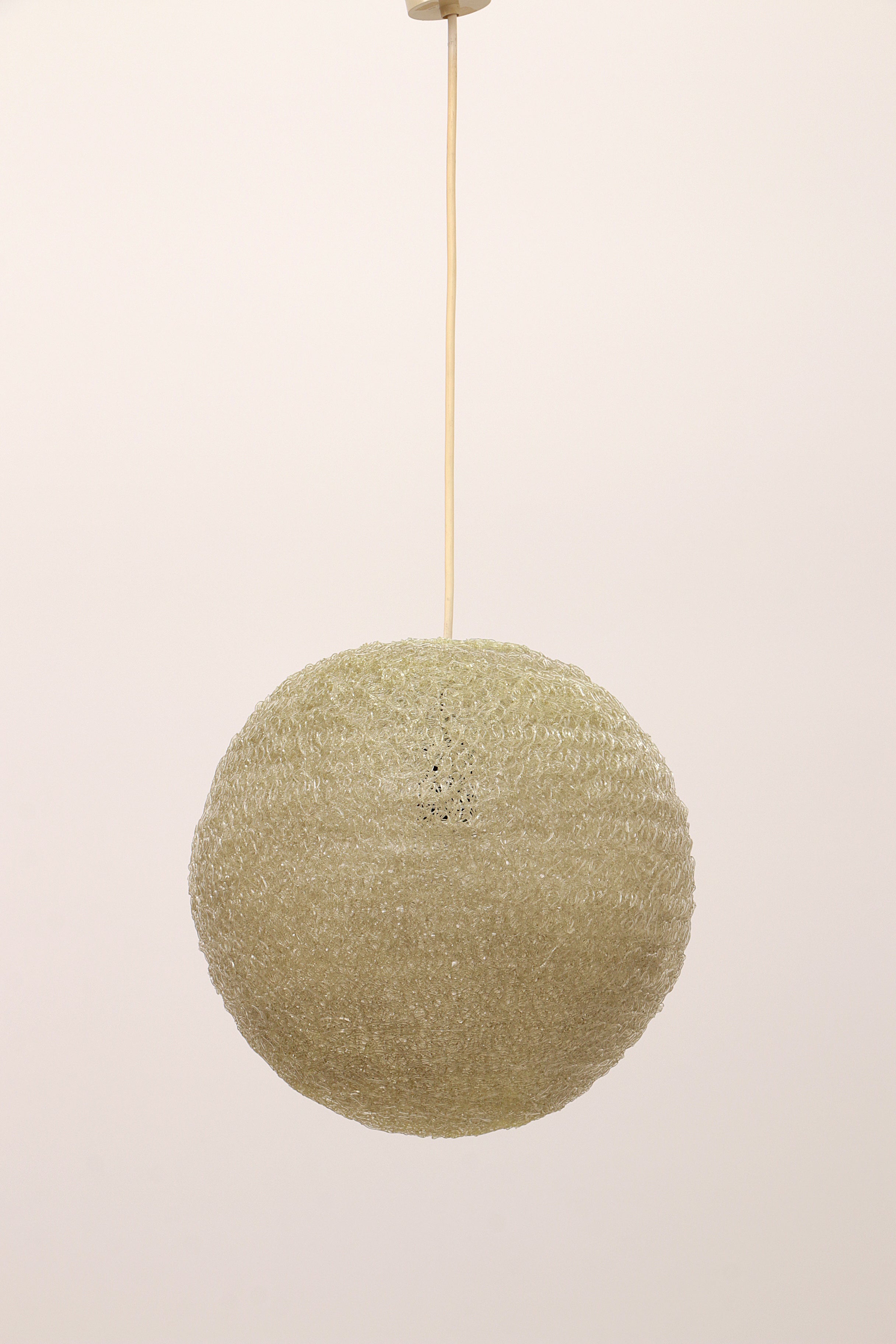 Hanglamp  "sugarball" Vintage creme gekleurd ,jaren60