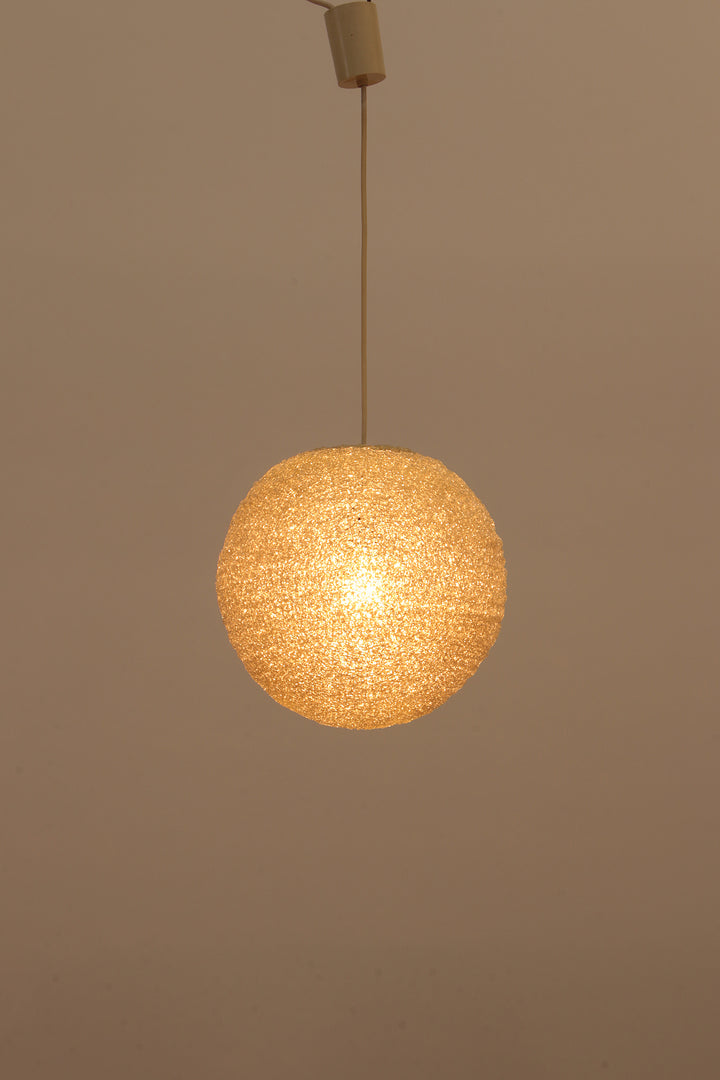 Hanglamp  "sugarball" Vintage creme gekleurd ,jaren60