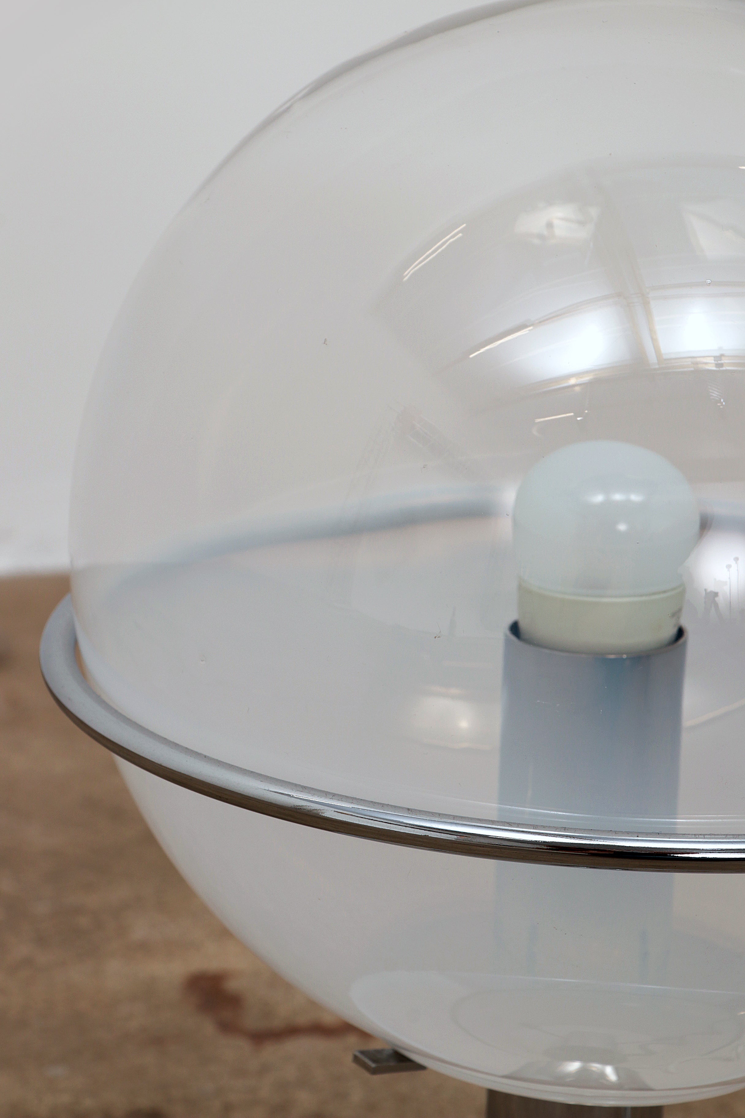 Italiaanse Design tafellamp gemaakt van chrome met glas,1960