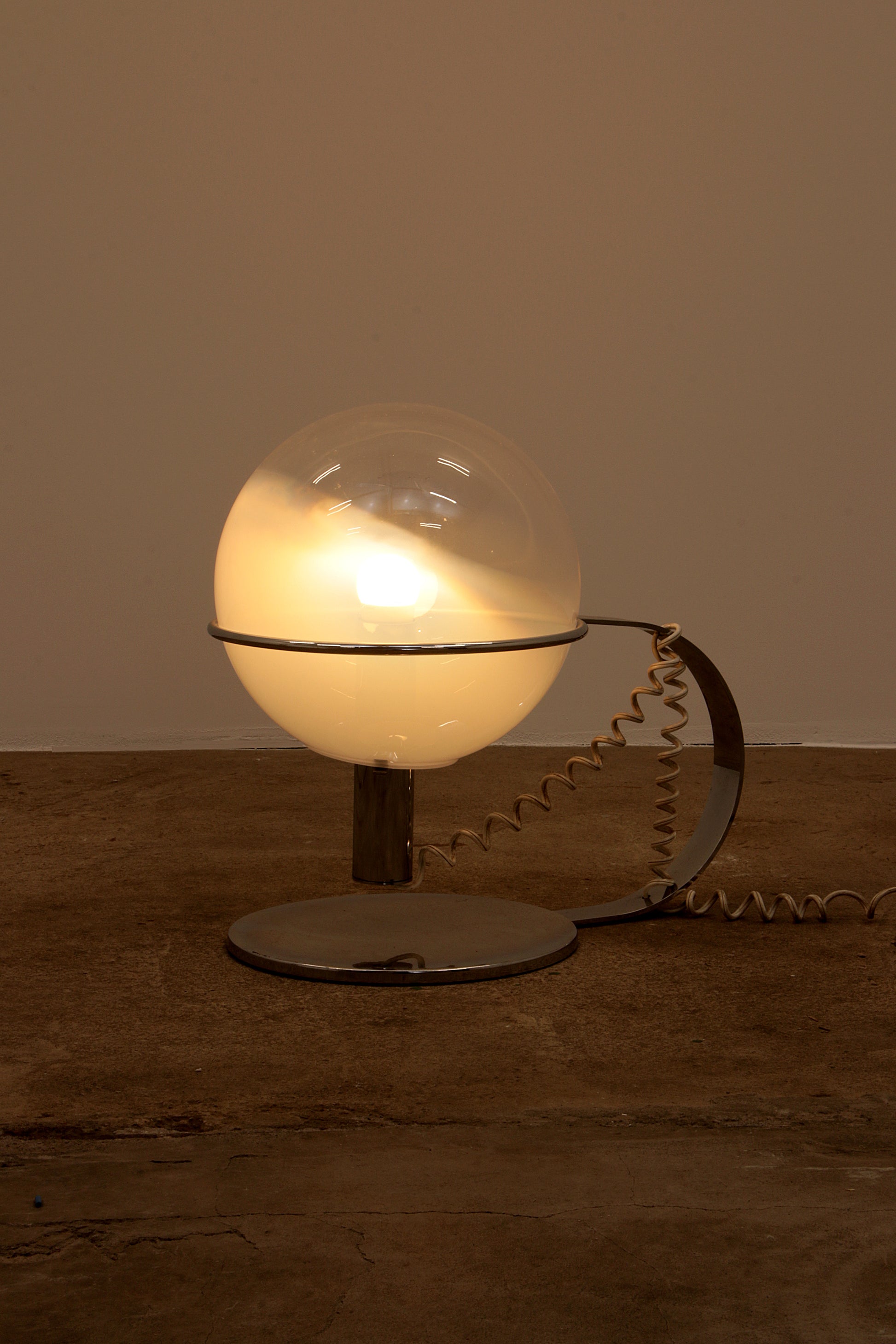 Italiaanse Design tafellamp gemaakt van chrome met glas,1960