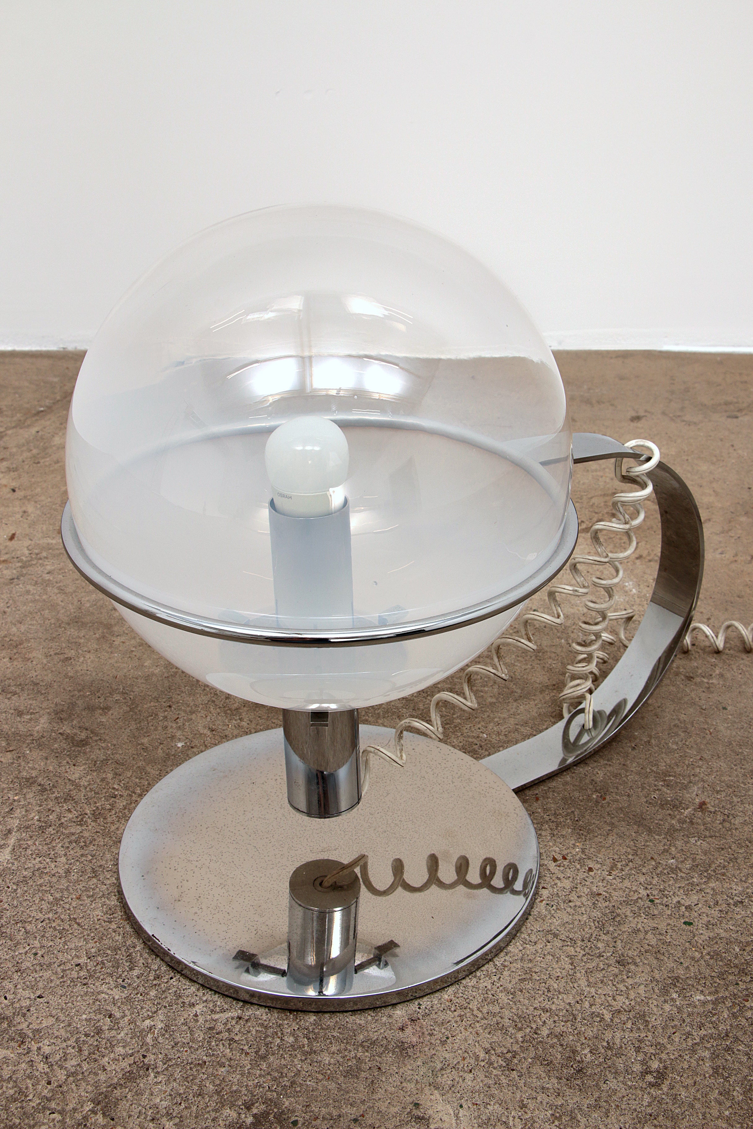 Italiaanse Design tafellamp gemaakt van chrome met glas,1960