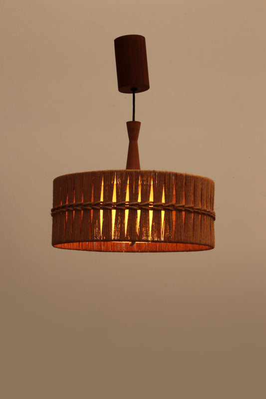 Vintage Temde Hanglamp met Teak en Raffia jaren 60 Duitsland.