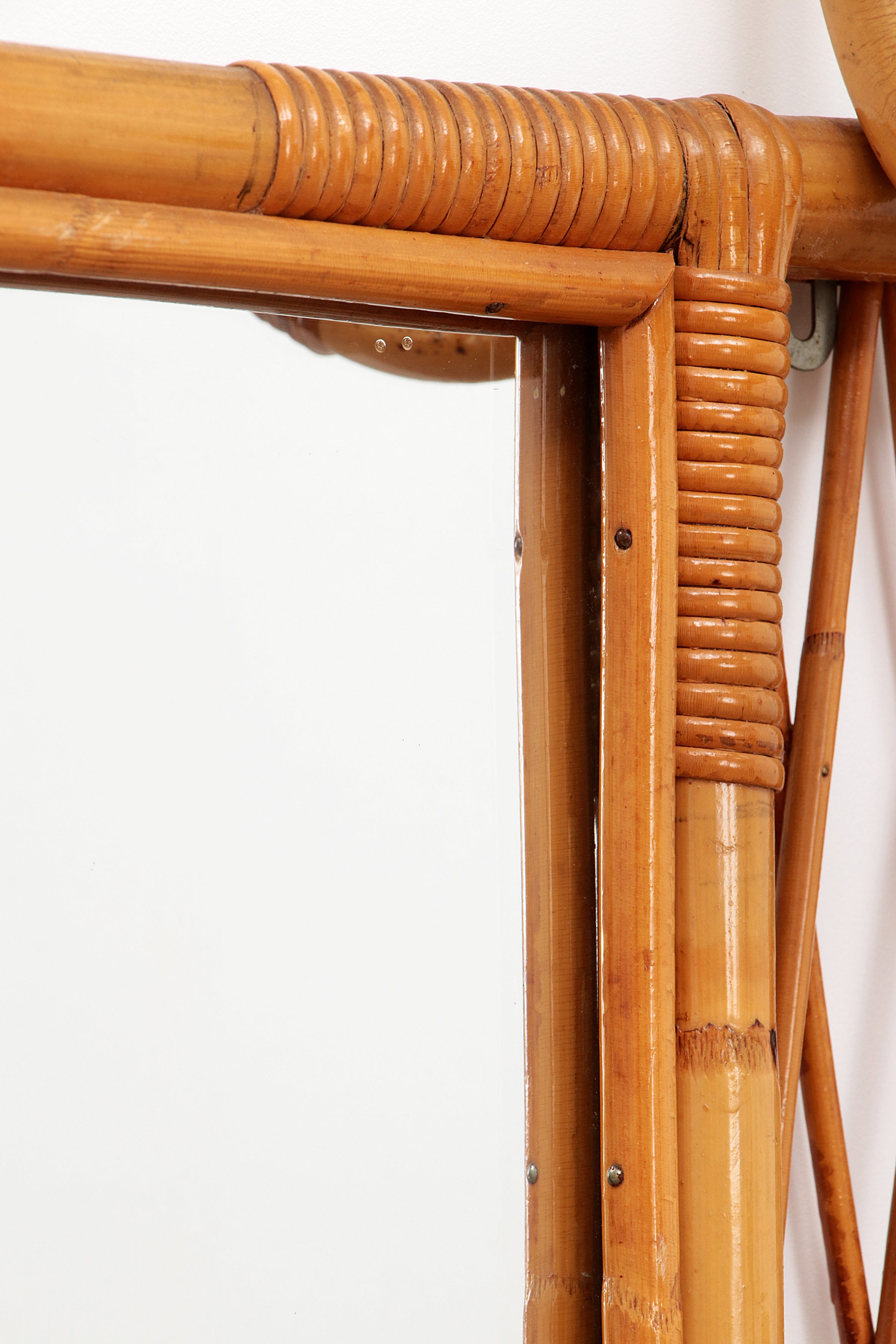 Franse Bamboe Wandkapstok met grote spiegel,1960