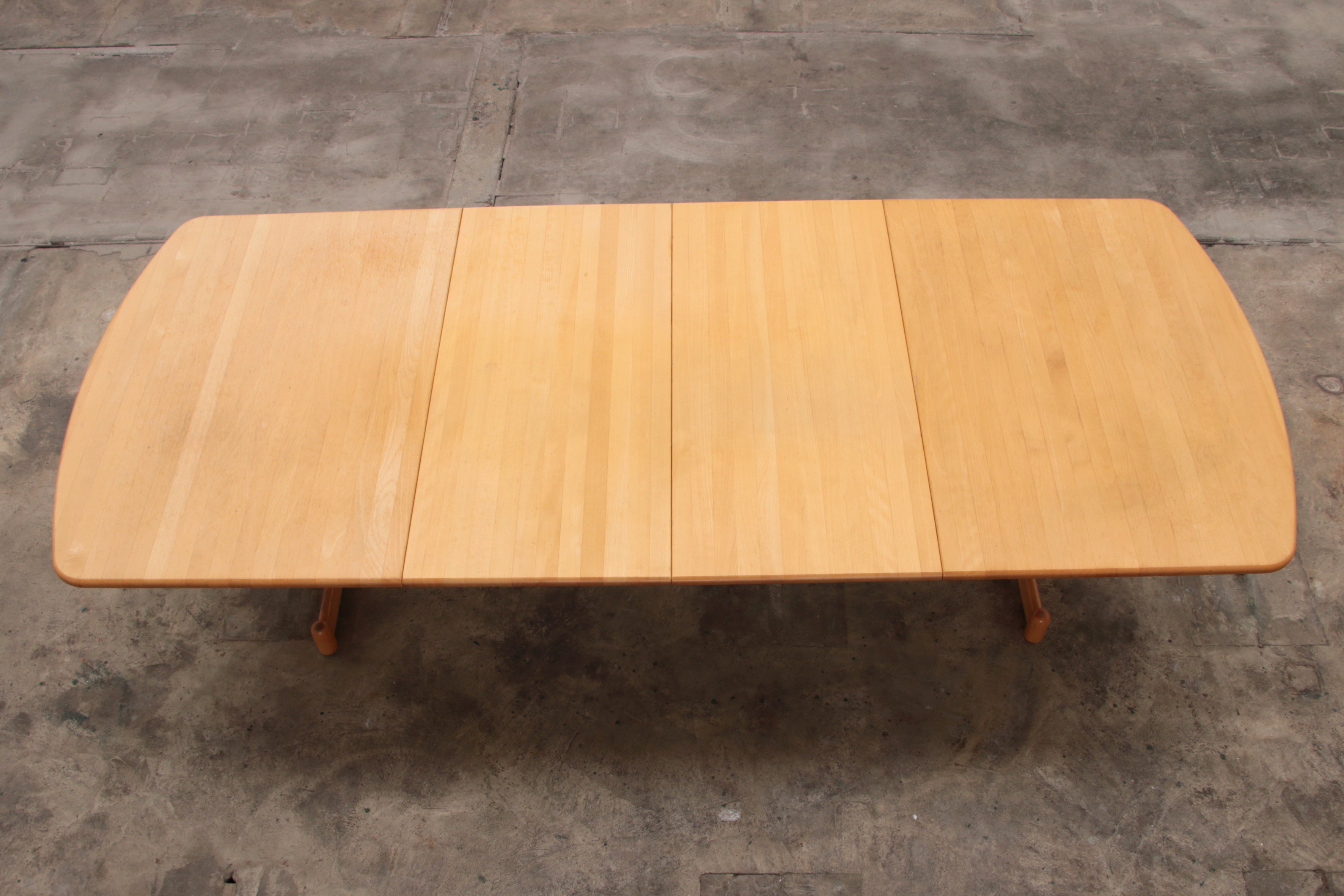 Stokke Eetkamerset grote tafel met 8 stoelen ontwerp Peter Opsvik,1990