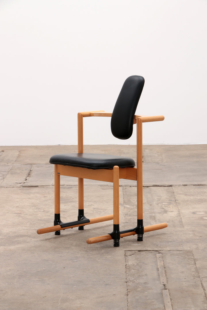 Stokke Eetkamerset grote tafel met 8 stoelen ontwerp Peter Opsvik,1990
