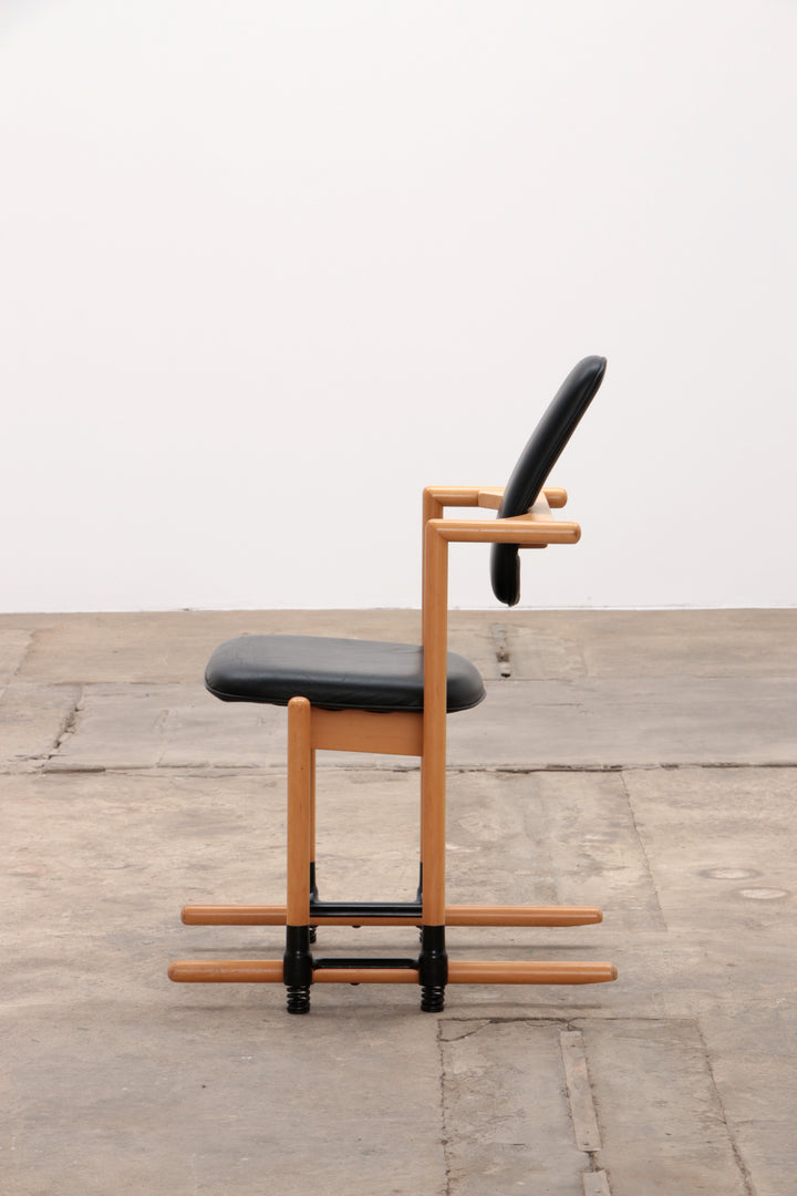 Stokke Eetkamerset grote tafel met 8 stoelen ontwerp Peter Opsvik,1990