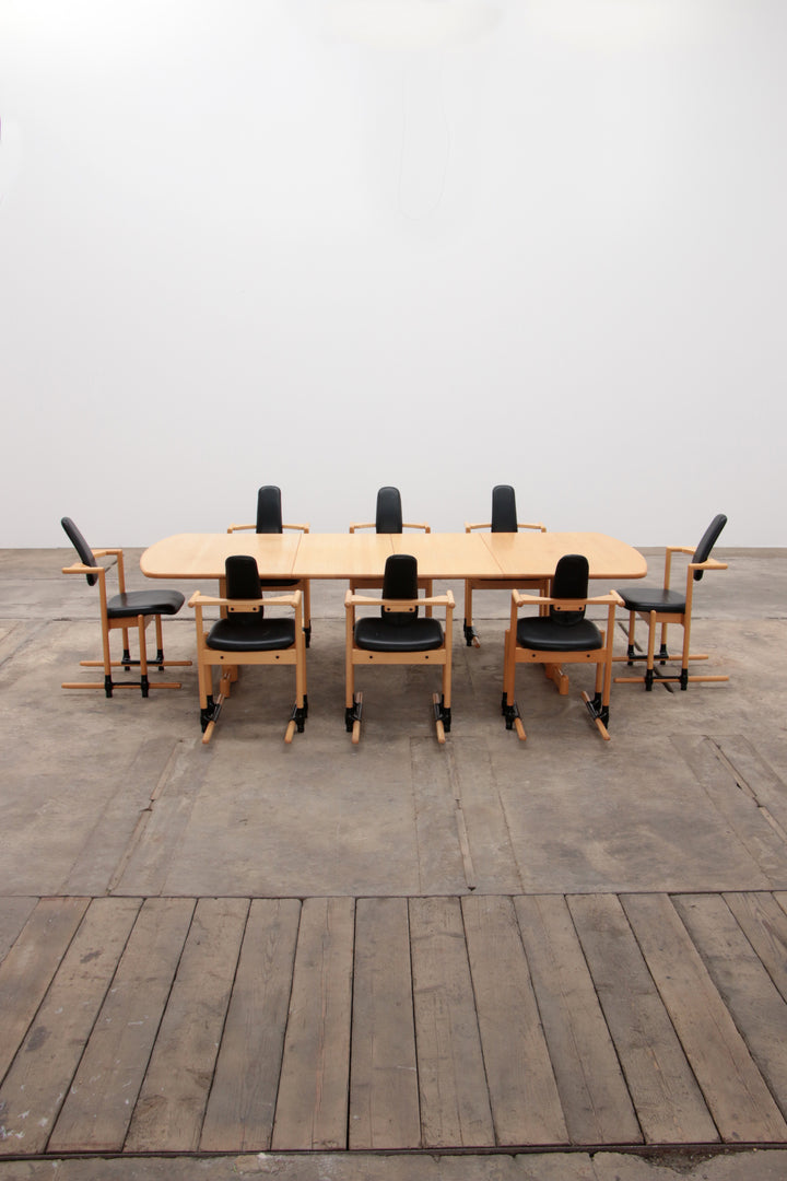 Stokke Eetkamerset grote tafel met 8 stoelen ontwerp Peter Opsvik,1990