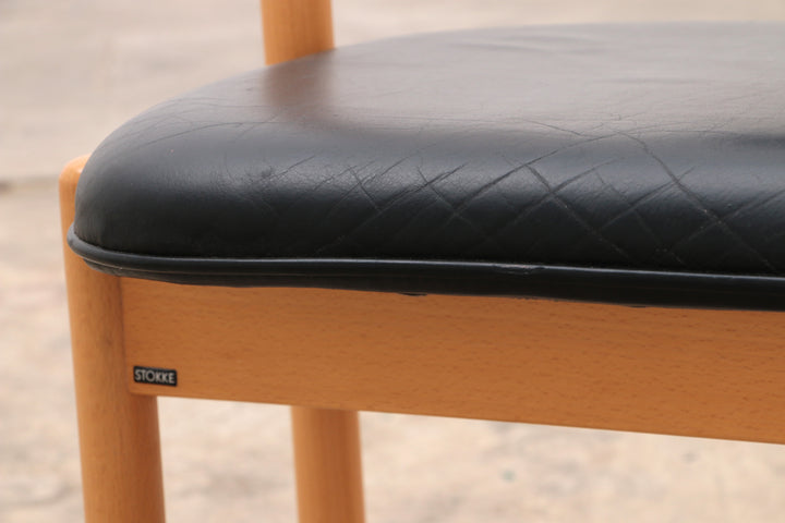 Stokke Eetkamerset grote tafel met 8 stoelen ontwerp Peter Opsvik,1990