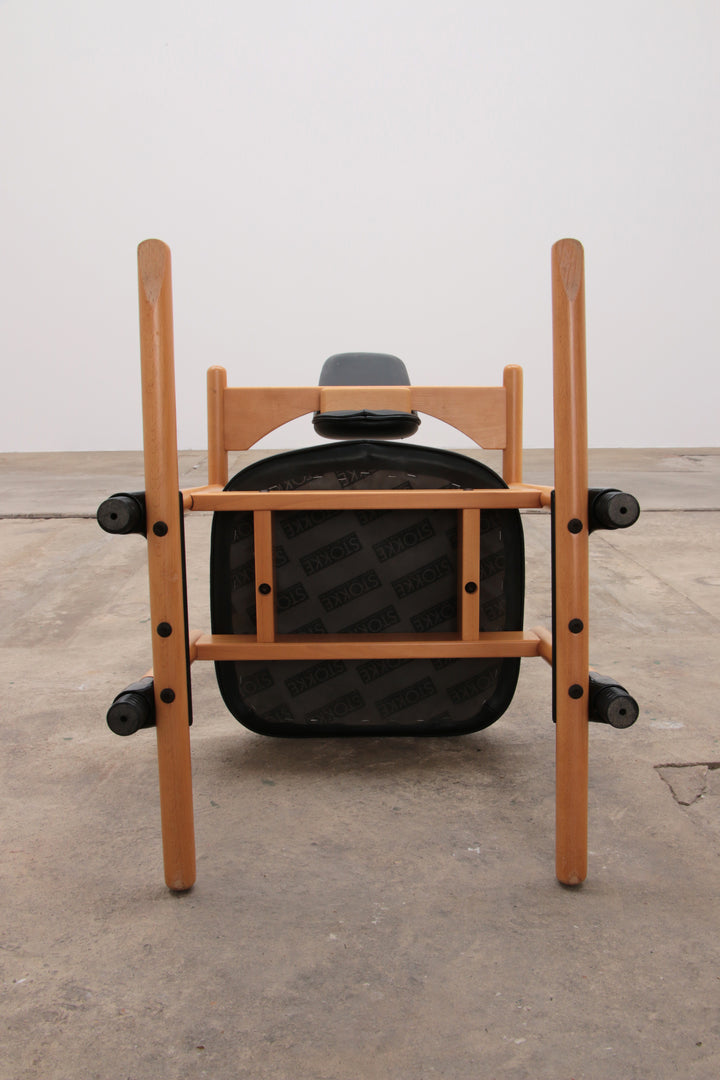 Stokke Eetkamerset grote tafel met 8 stoelen ontwerp Peter Opsvik,1990
