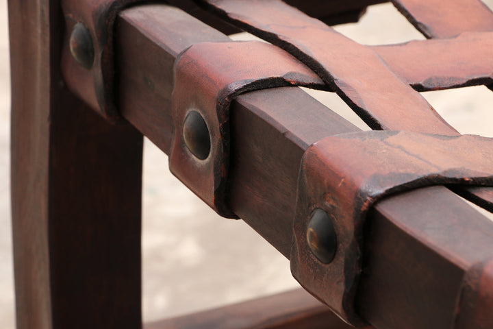 Braziliaanse Brutalistische voetenbankjes met patchwork leer,1960Braziliaanse Brutalistische voetenbankjes Timeless-art.com