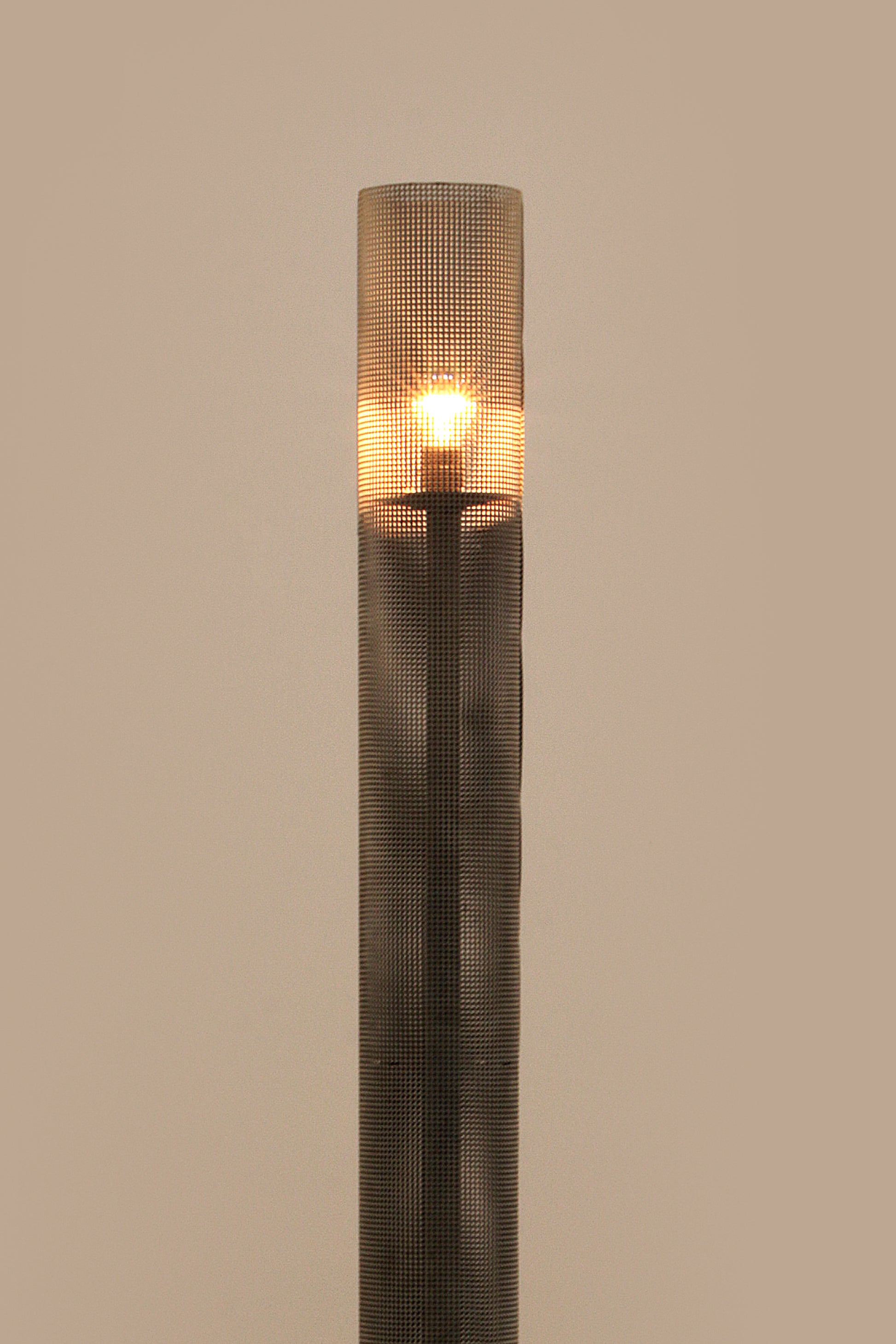 Vintage Italiaanse wit metalen vloerlamp,1960 timeless-art.com