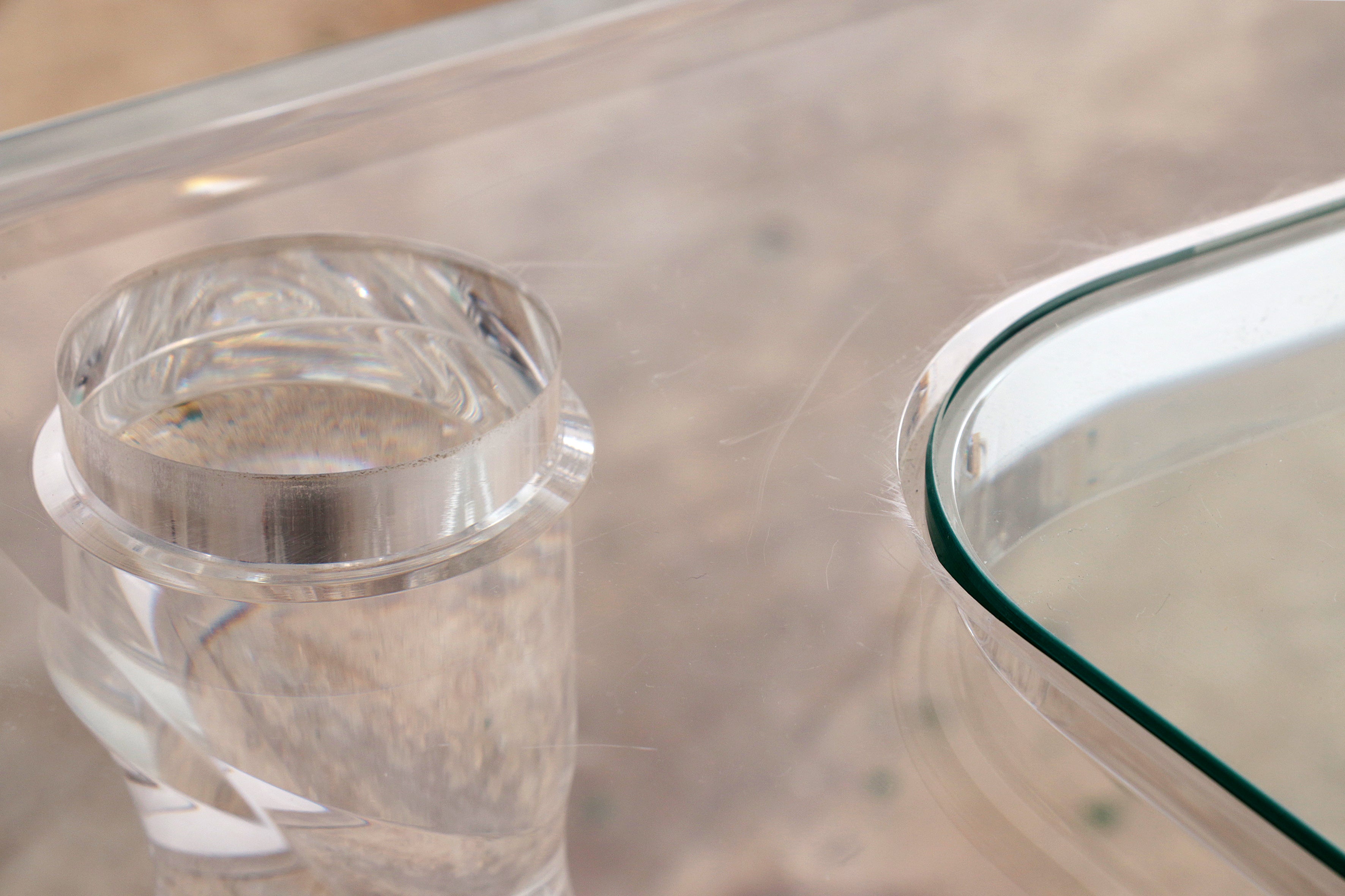 Franse Salontafel Lucite en Glas Maison Romeo, jaren 70