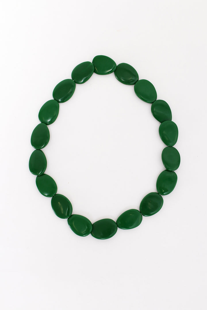 Vintage hals ketting bakeliet oud groen 72 cm lang.