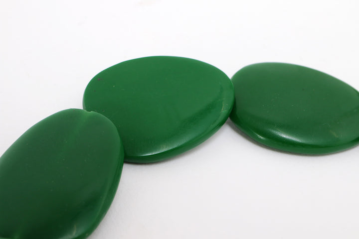 Vintage hals ketting bakeliet oud groen 72 cm lang.