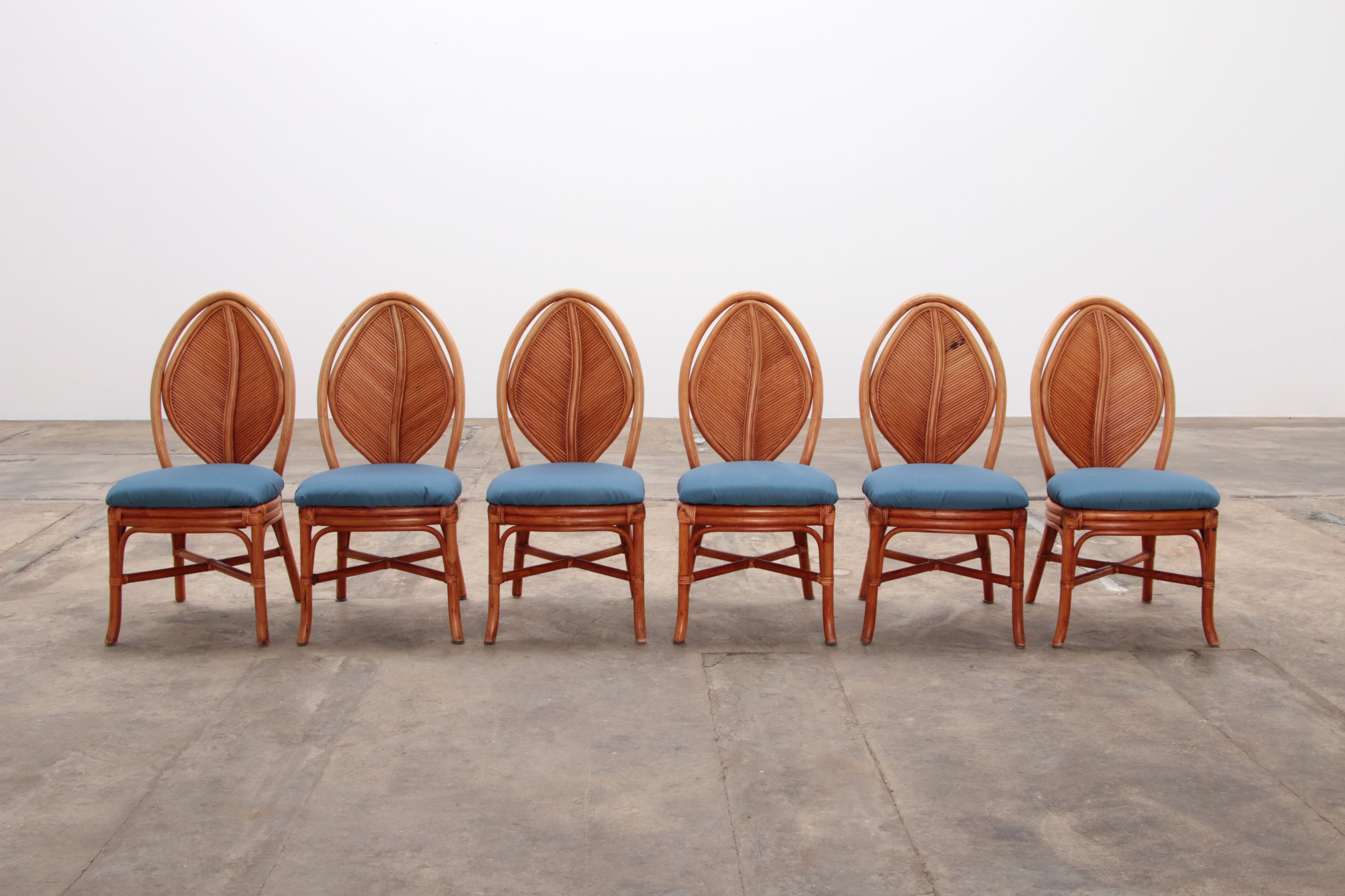 Bohemian Bamboe Mcguire  eettafel set met 6 palmblad stoelen,1960 Frankrijk.