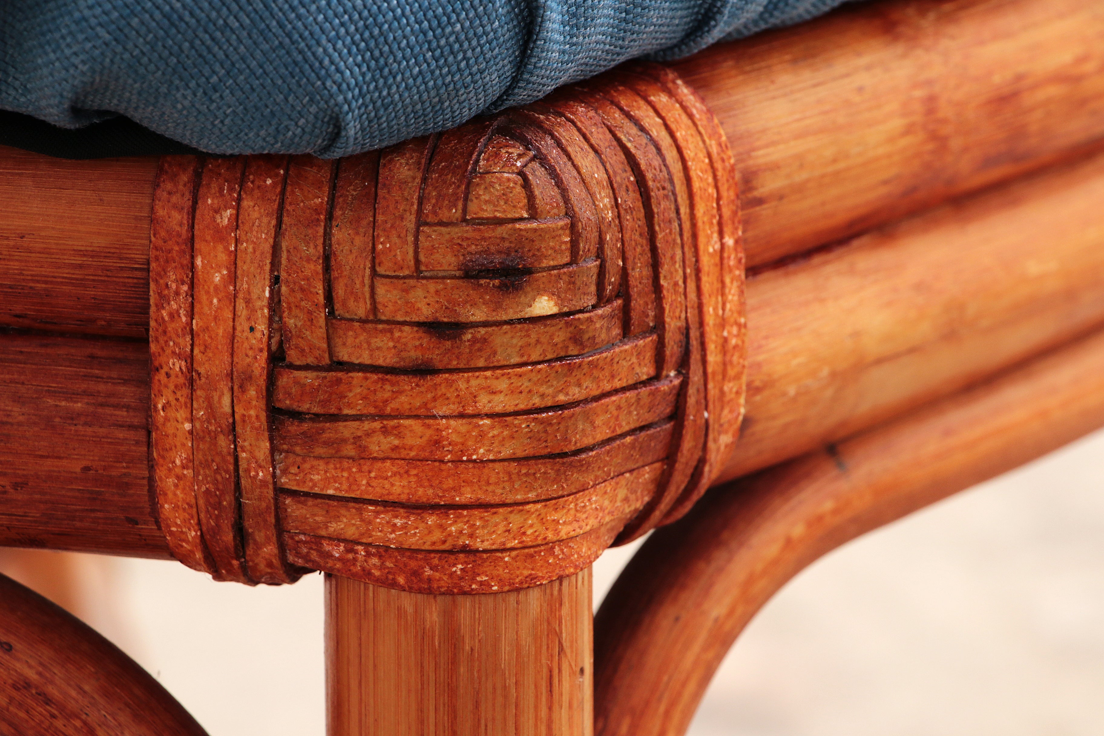 Bohemian Bamboe Mcguire  eettafel set met 6 palmblad stoelen,1960 Frankrijk.