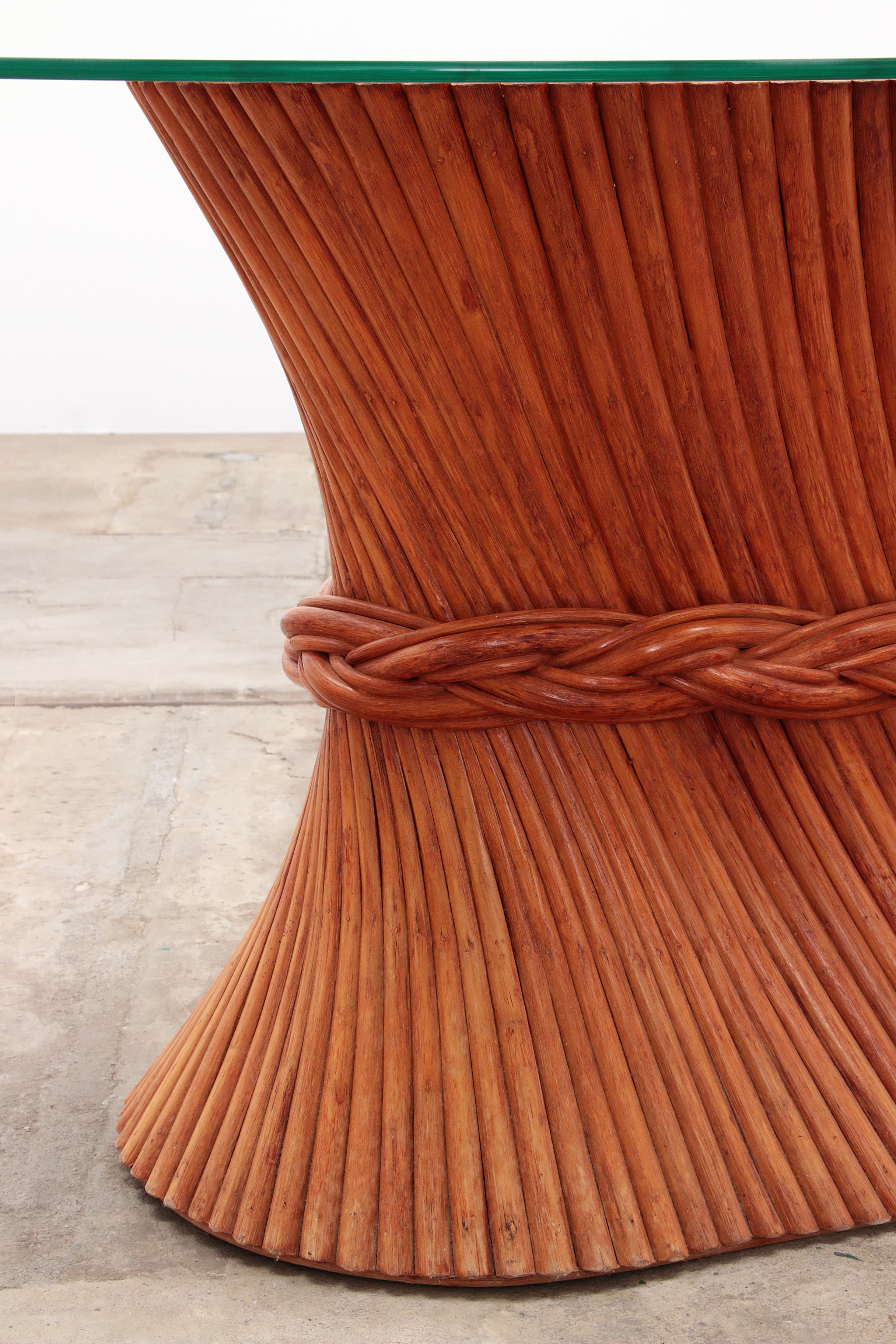 Bohemian Bamboe Mcguire  eettafel set met 6 palmblad stoelen,1960 Frankrijk.