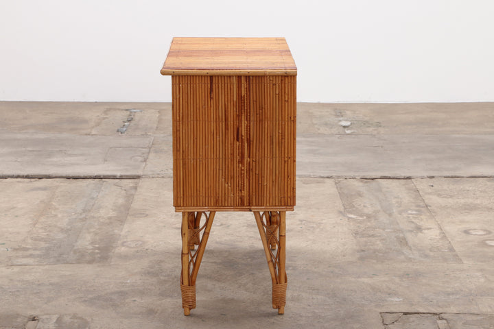 Bamboe bar kast met glazen deurtjes