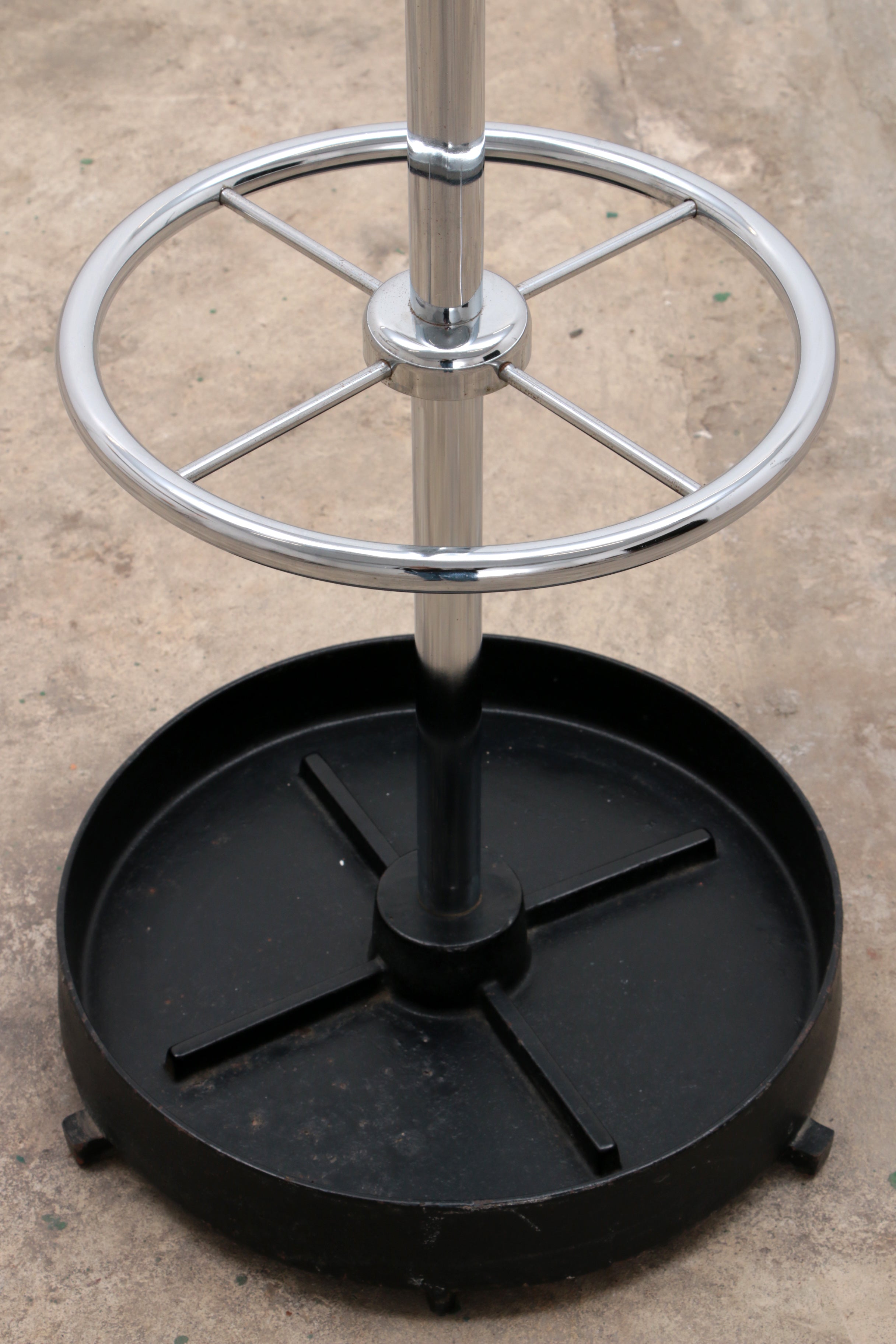 Vintage chrome kapstok met paraplu rek