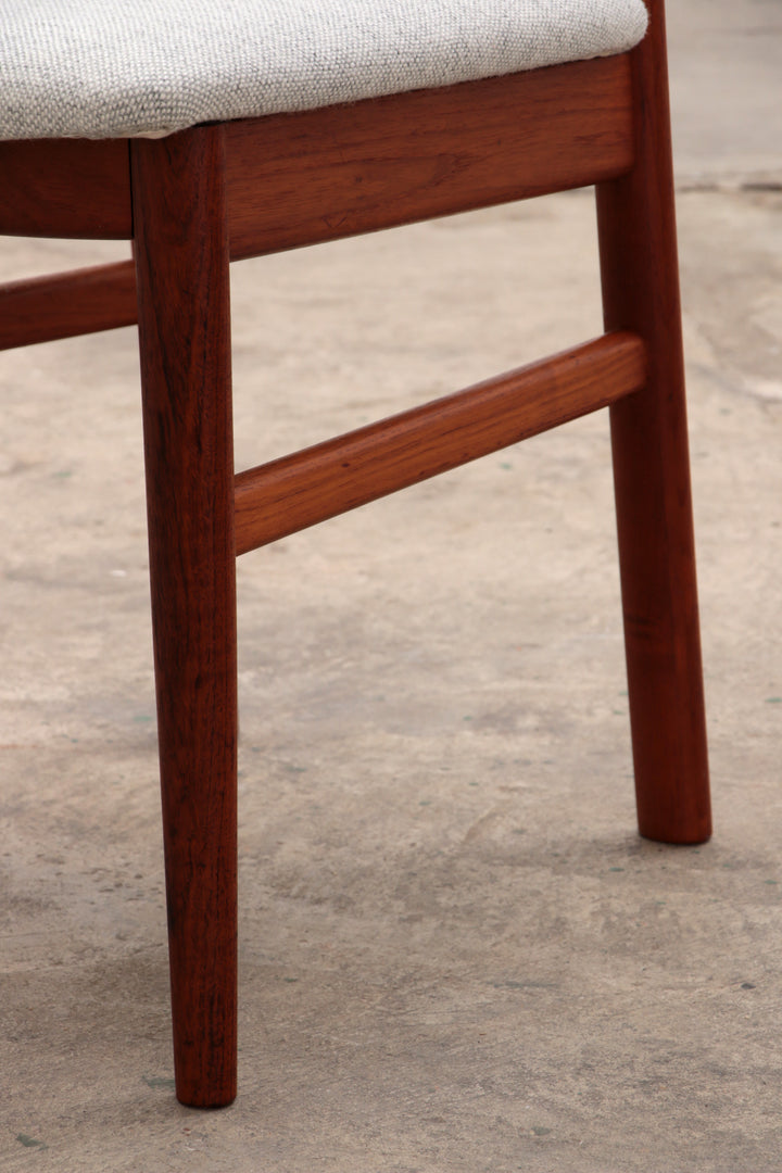 Deense set 4 stoelen Kai Kristiansen en een tafel van Korup,1960 Denemarken.