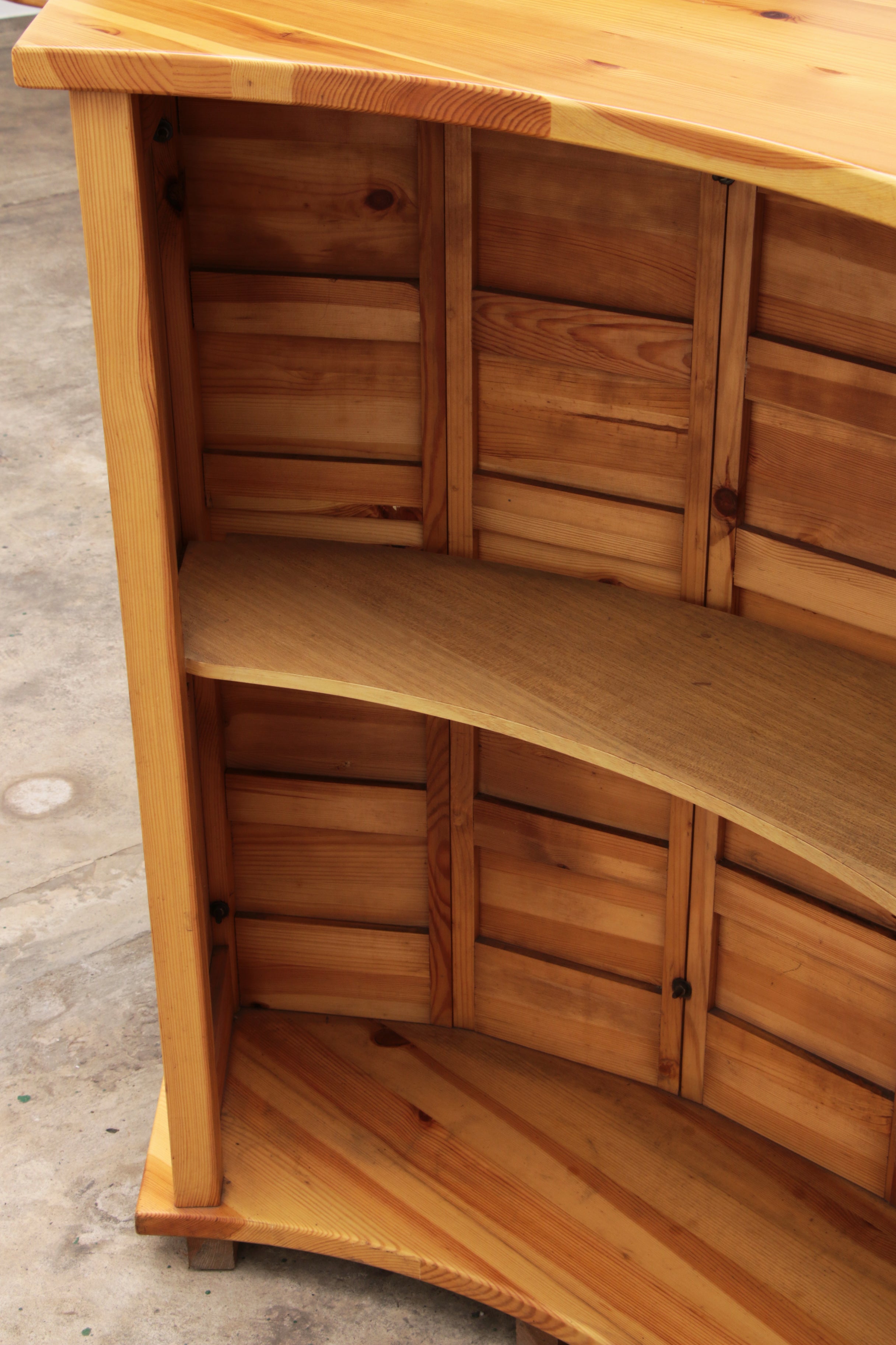 Mid-Century Houten  Bar met 3 Barstoelen Brutalistische stijl jaren70s.