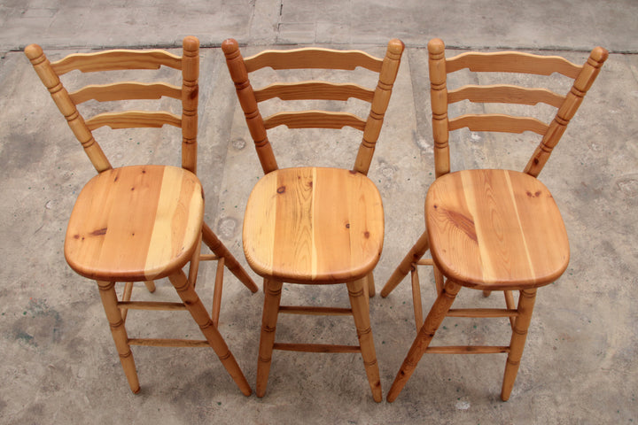 Mid-Century Houten  Bar met 3 Barstoelen Brutalistische stijl jaren70s.