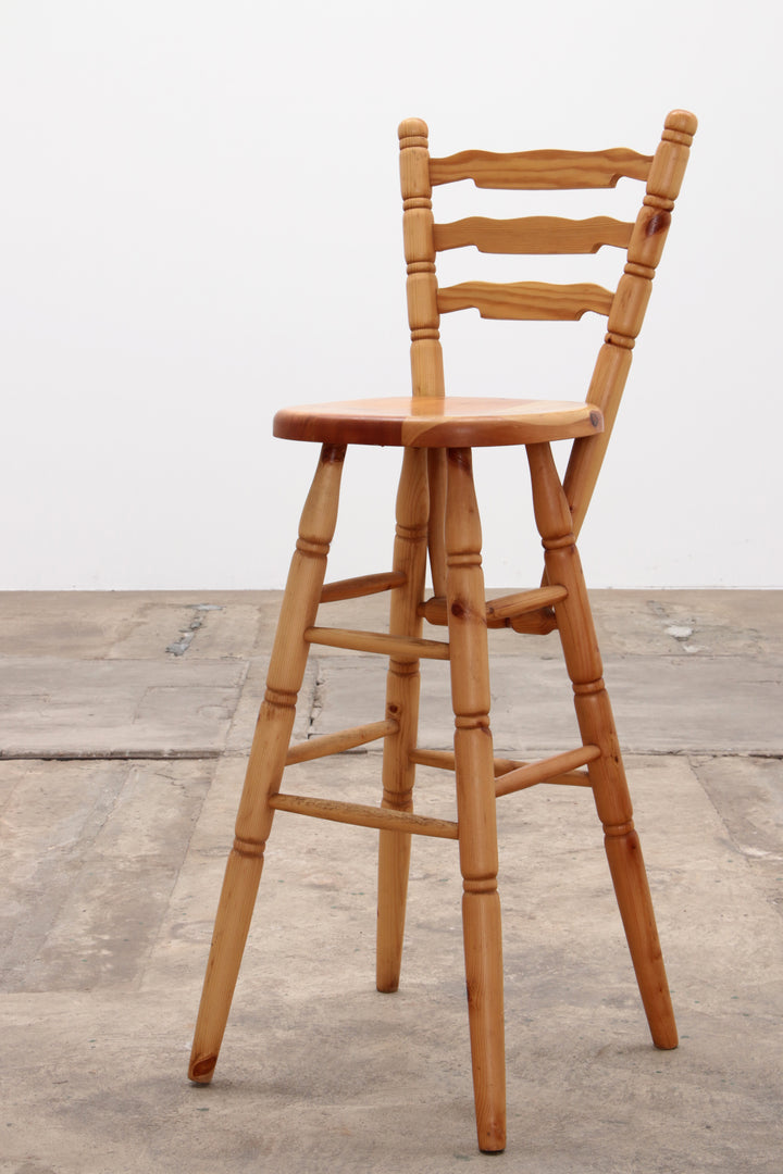 Mid-Century Houten  Bar met 3 Barstoelen Brutalistische stijl jaren70s.