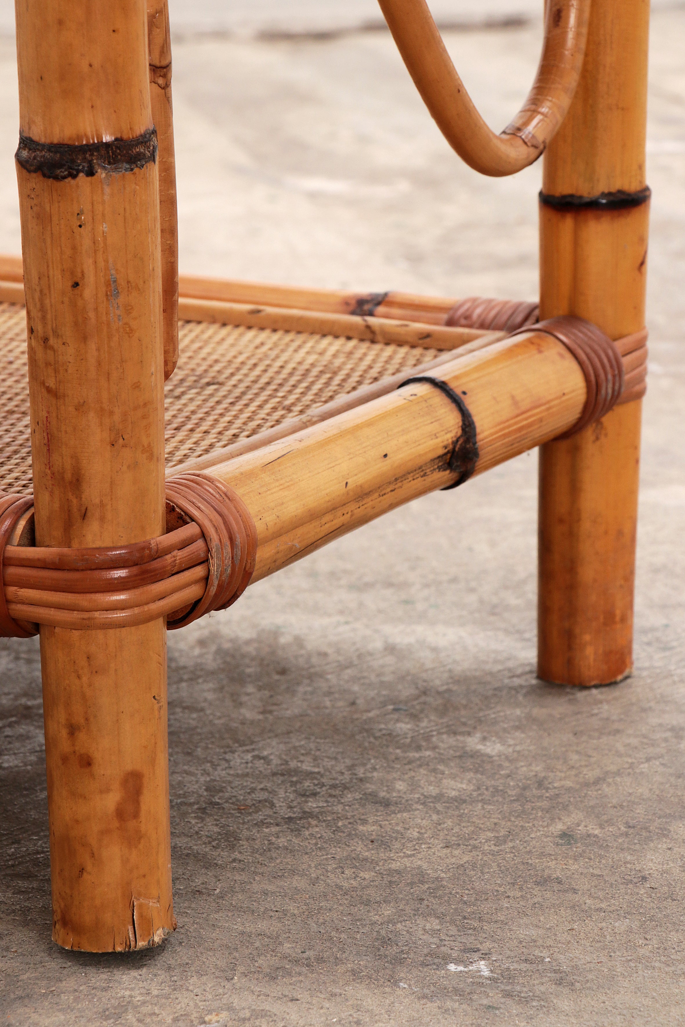 Groot mediterranean Bamboe Wandmeubel  Roomdivader of boekenkast 1970 Italie